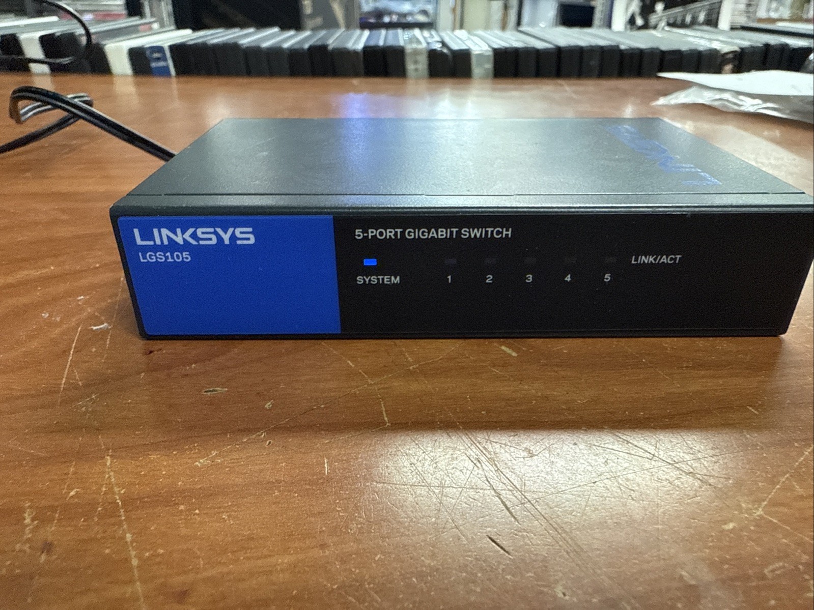 Linksys LGS105V2 5 Port Business Gigabit Switch w/Ac adaptor