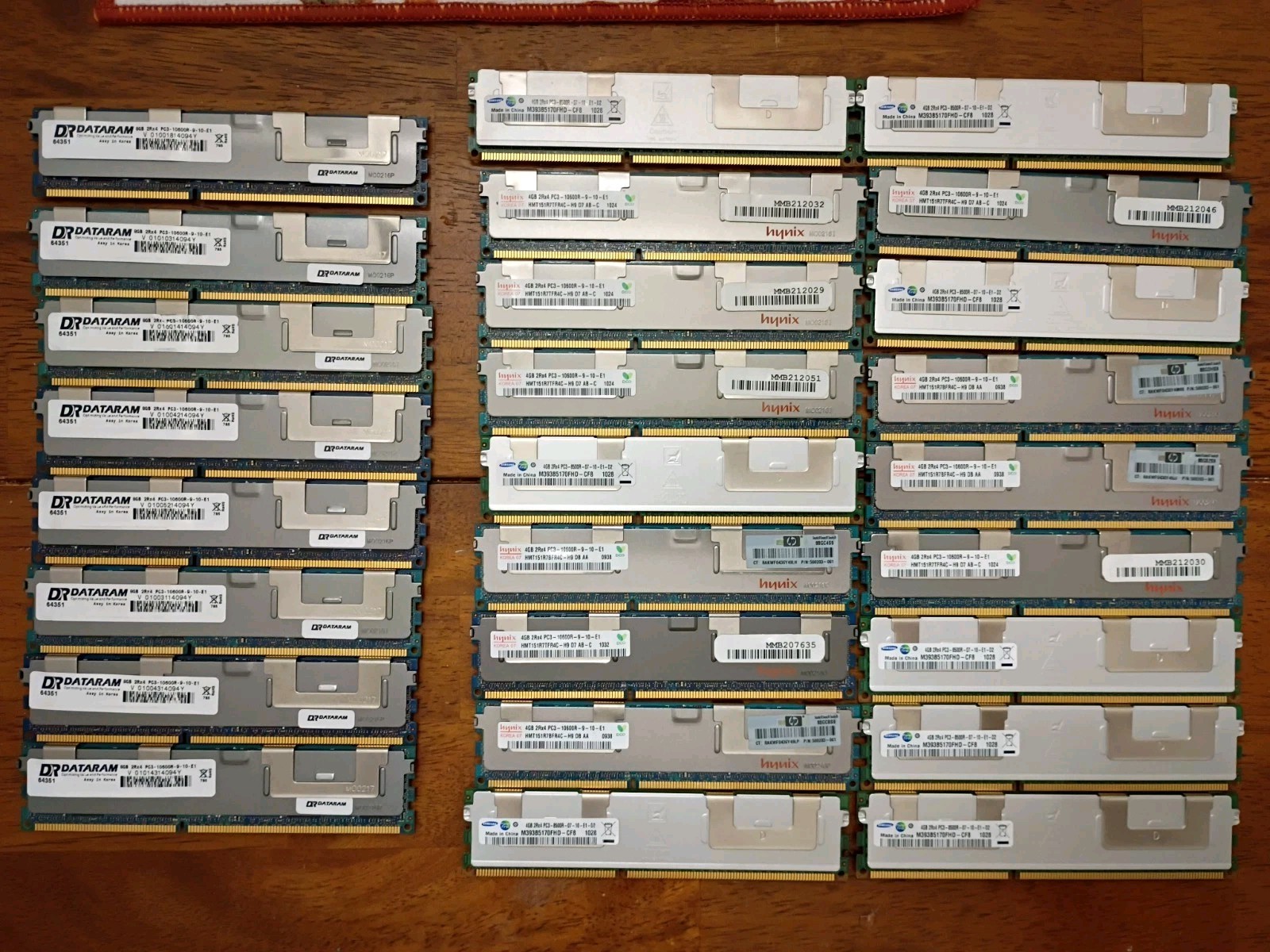 Hynix & Samsung (Lot Of 26) 8GB & 4GB 2rx4 PC3L-10600R DDR3 Server Memory 136GB
