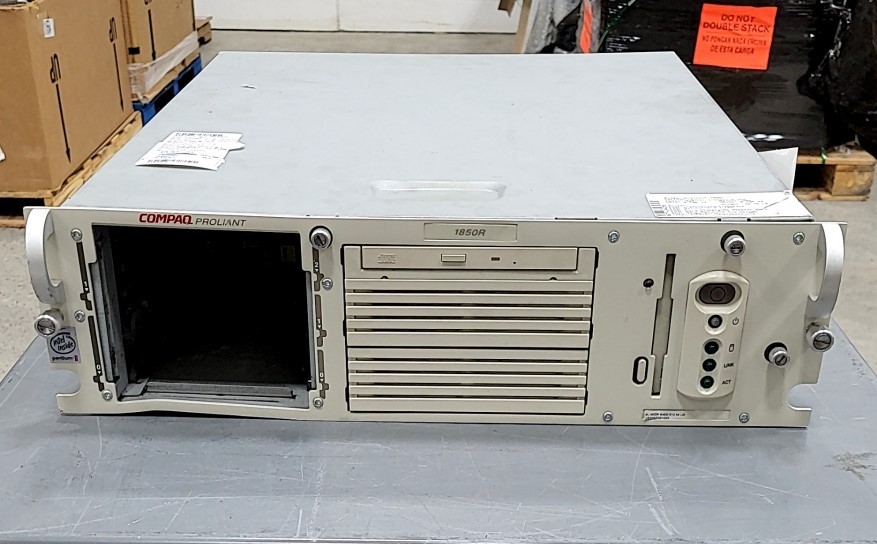 COMPAQ ProLiant 1850r Server Intel Pentium II 768MB SEE NOTES