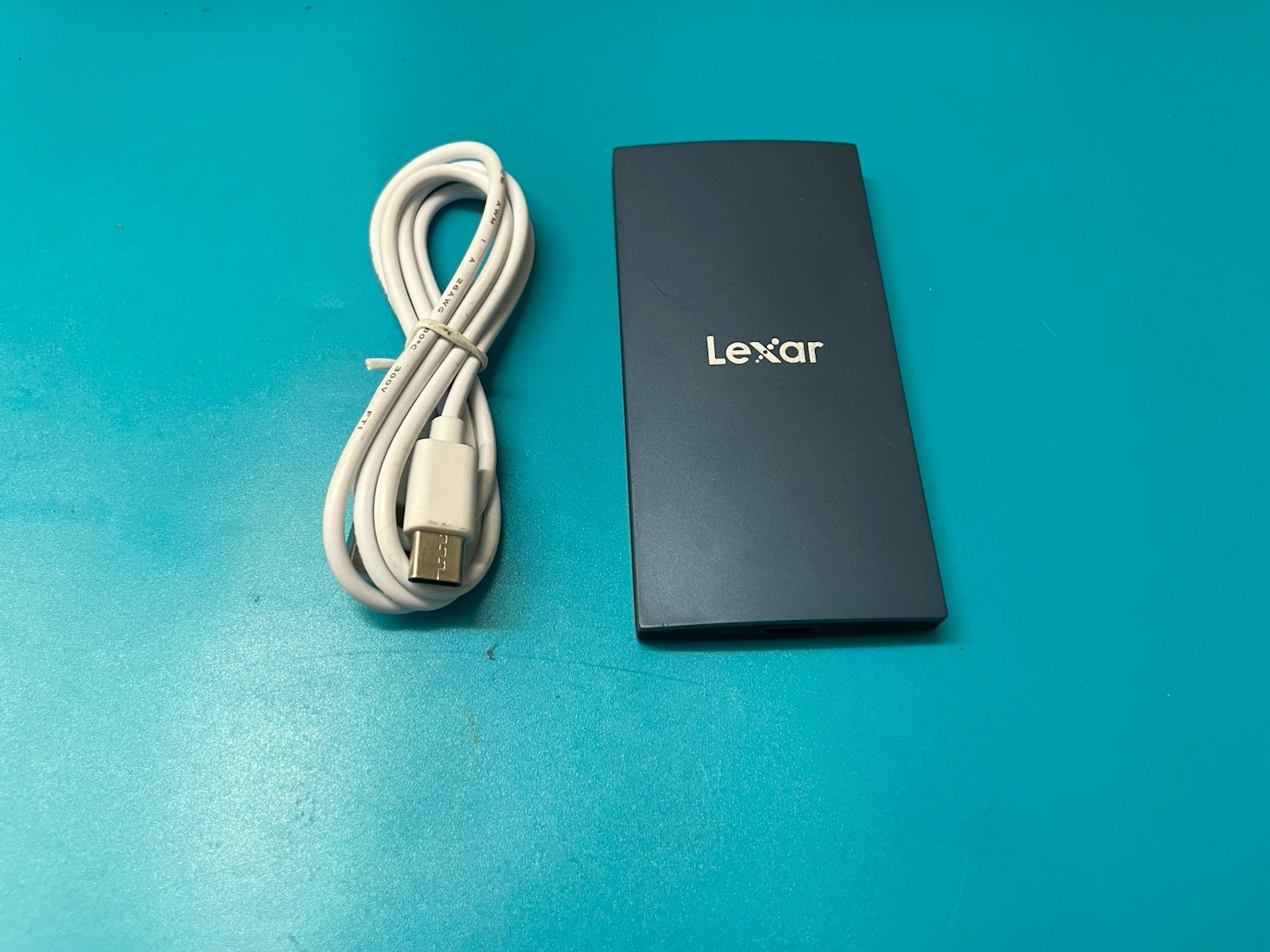 Lexar ES3 1TB Portable SSD Silver, USB 3.2 Gen 2 W/CHARGER