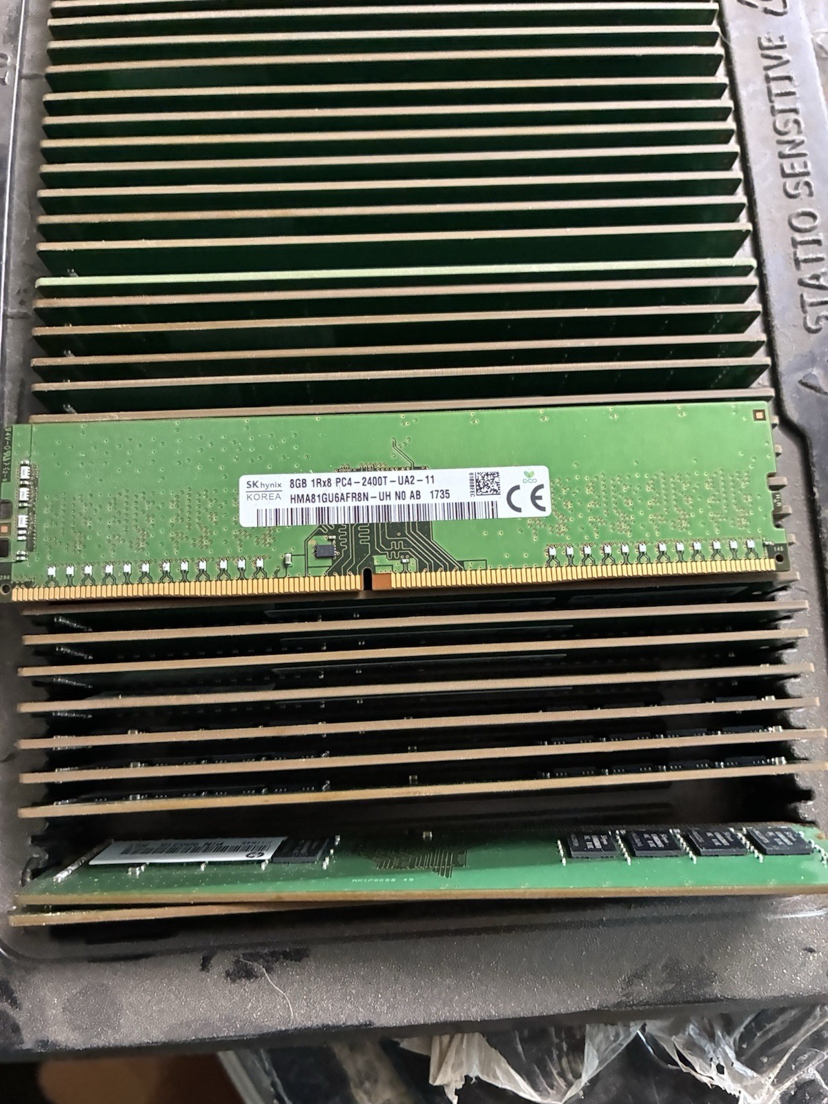 SK Hynix 8GB (1x8GB) 1Rx8 RAM PC4-2400T DDR4 2400MHz HMA81GU6AFR8N-UH No Offer