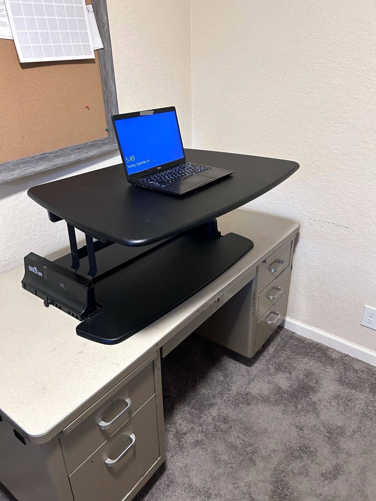 Varidesk Pro 36 Adjustable Height Sit-Stand Desktop Desk Converter Stand Riser