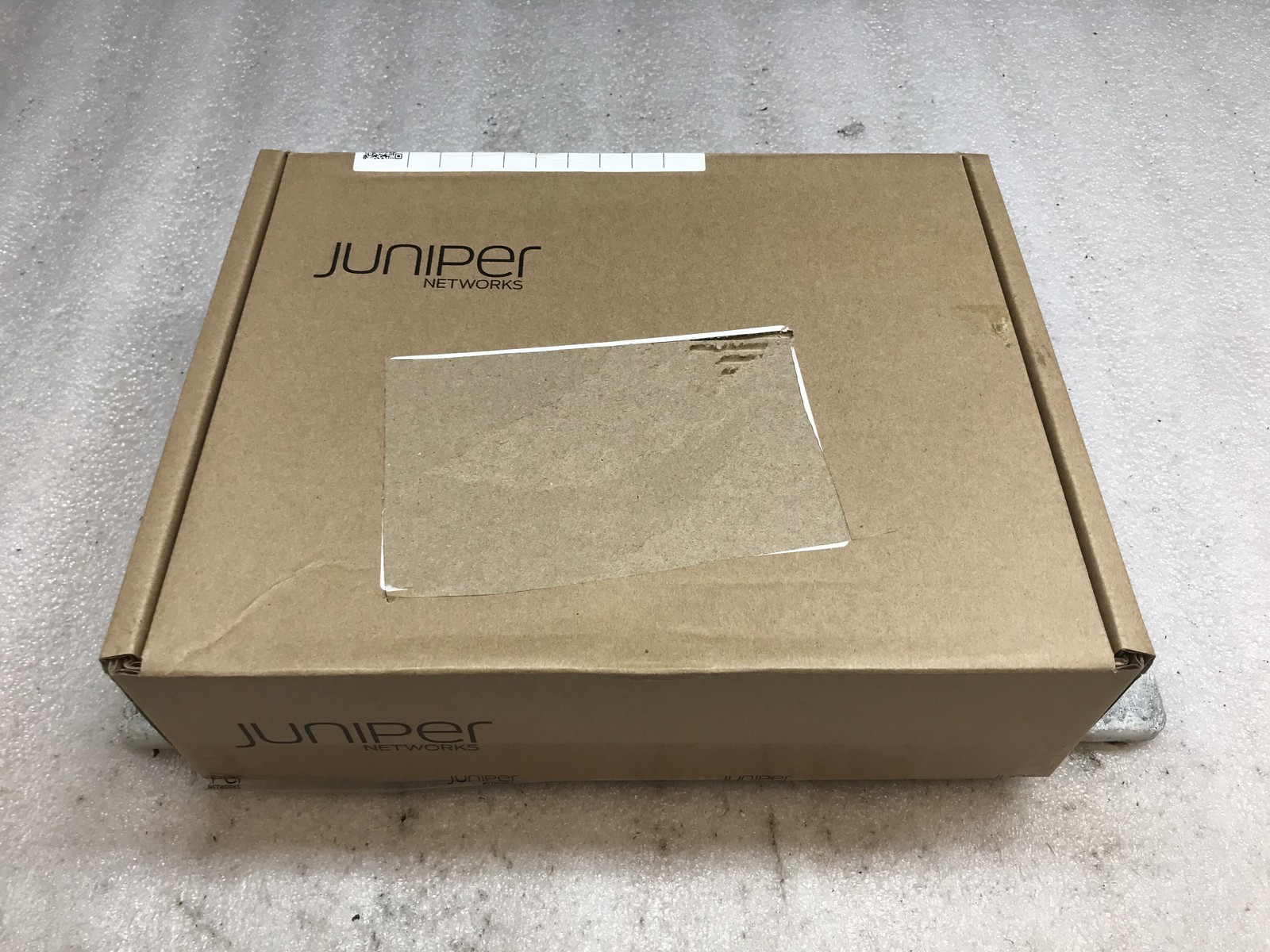 Juniper Networks EX4100-F-12-WMK SWITCH WALL MOUNT KIT - NEW Open Box