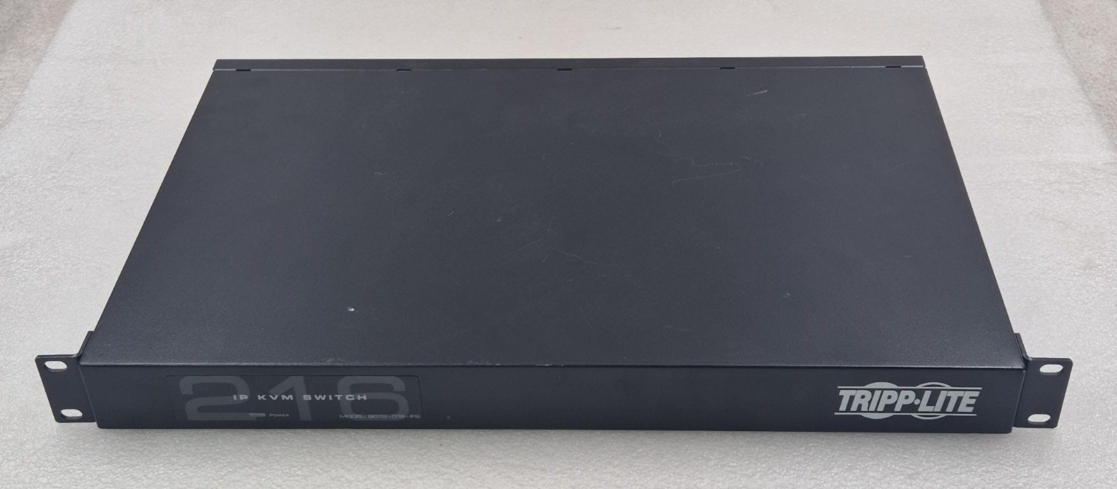 TRIPP-LITE 216 IP KVM Switch B072-016-IP2 AG-0099 16-Port CAT5