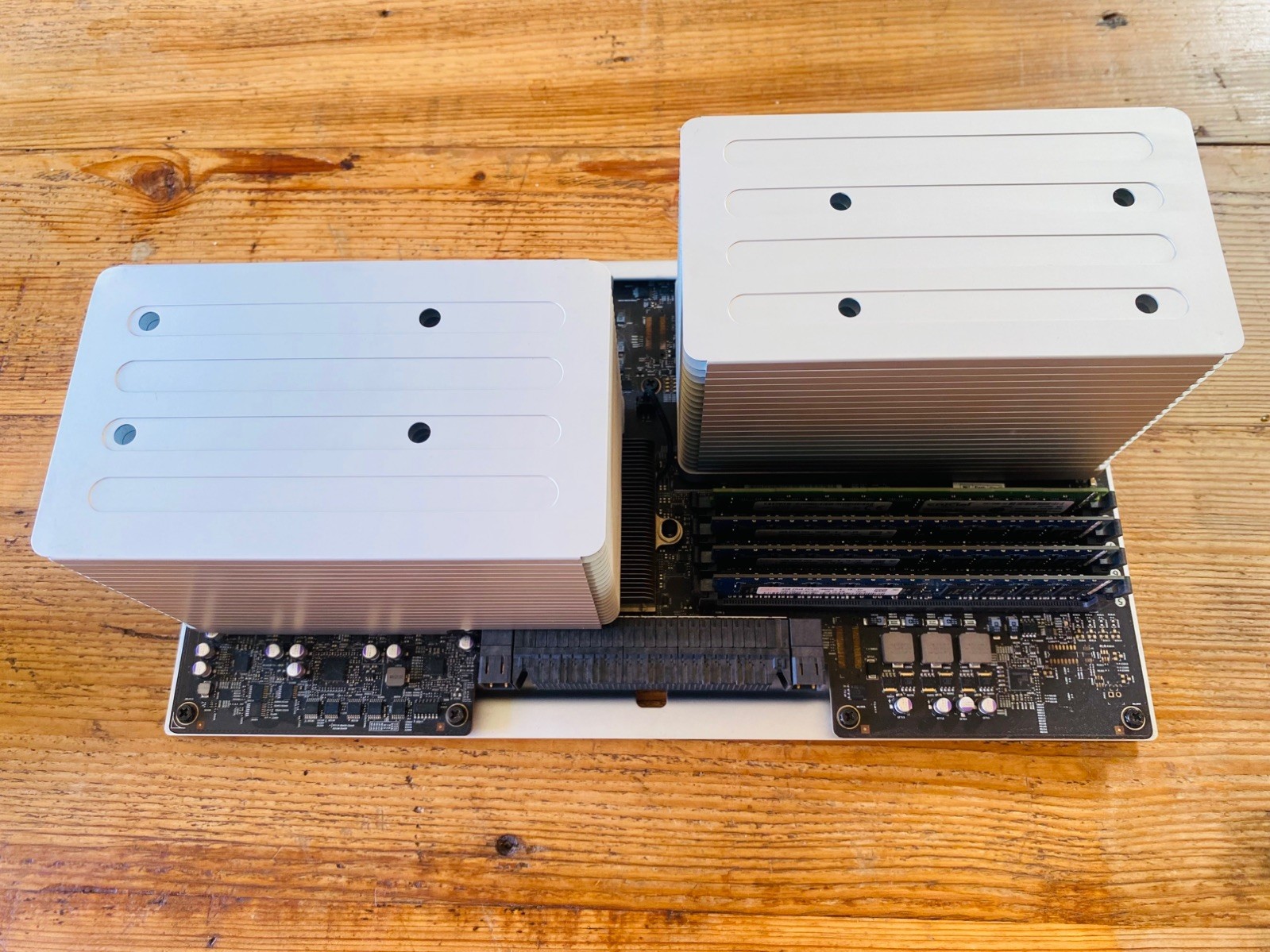 Apple A1289 Mac Pro 5,1 2010-2012 3.06 GHz 12-Core Dual CPU Board Tray 32GB ECC 