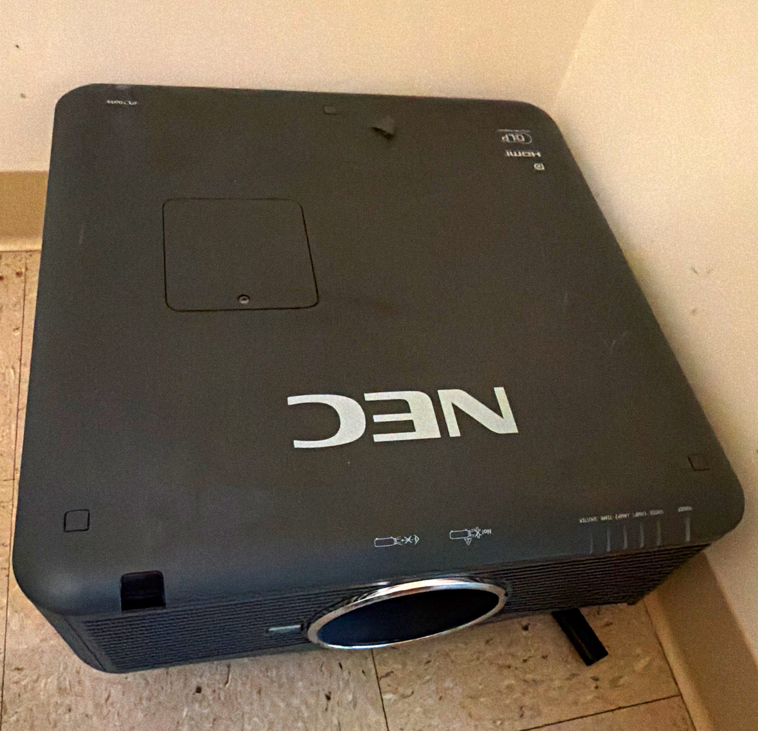 NEC PX700W DLP Projector 1920x1080 7000 ANSI Lumens Ceiling Mount Black