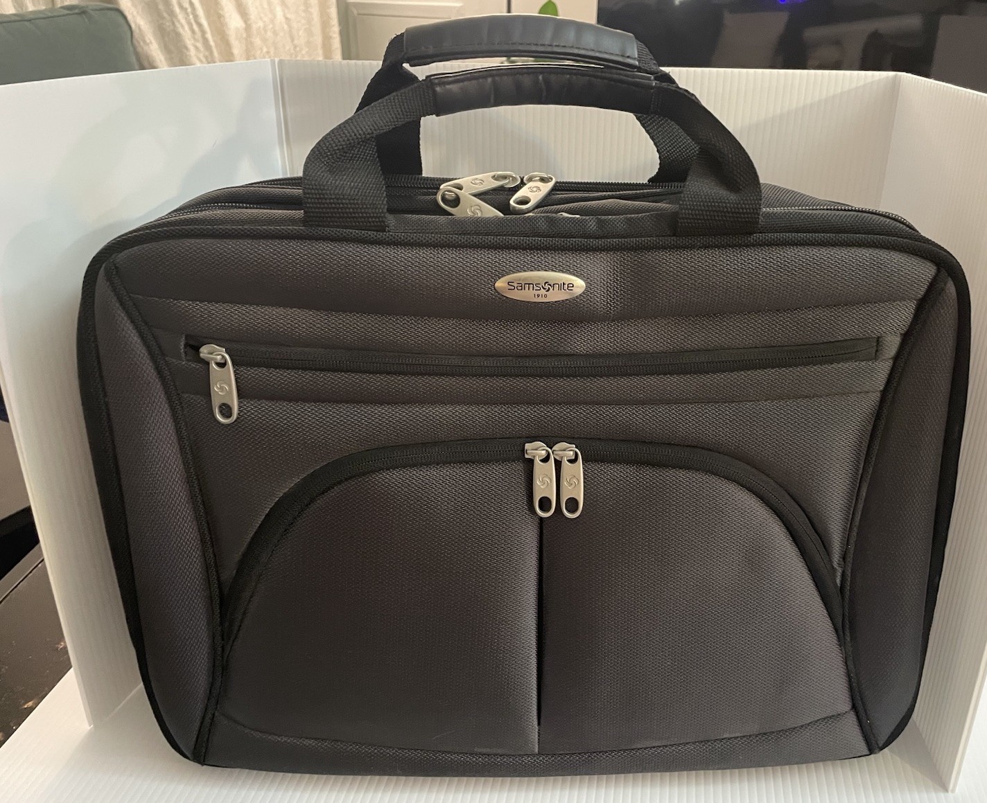 Samsonite Black Laptop Briefcase Travel Business Bag Padded Computer Case