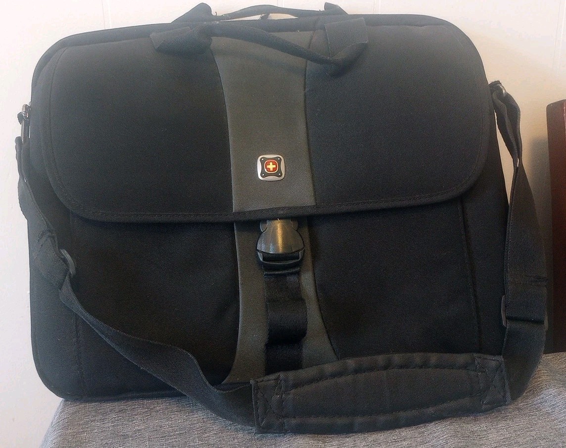 Wenger Swiss Gear Laptop Computer Case Shoulder Bag Carry-On Briefcase Black 18”