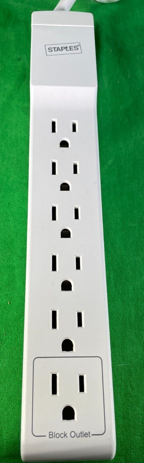 6-Outlet Surge Protector, 2.5' Cord Staples 16943 Power strip