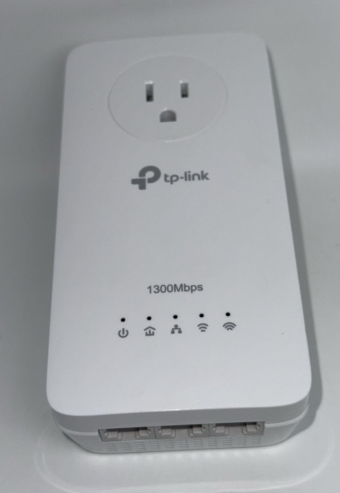 TP-Link Passthrough Powerline (TL-WPA8631P) WiFi Extender | AV 1300 Gigabit | PC