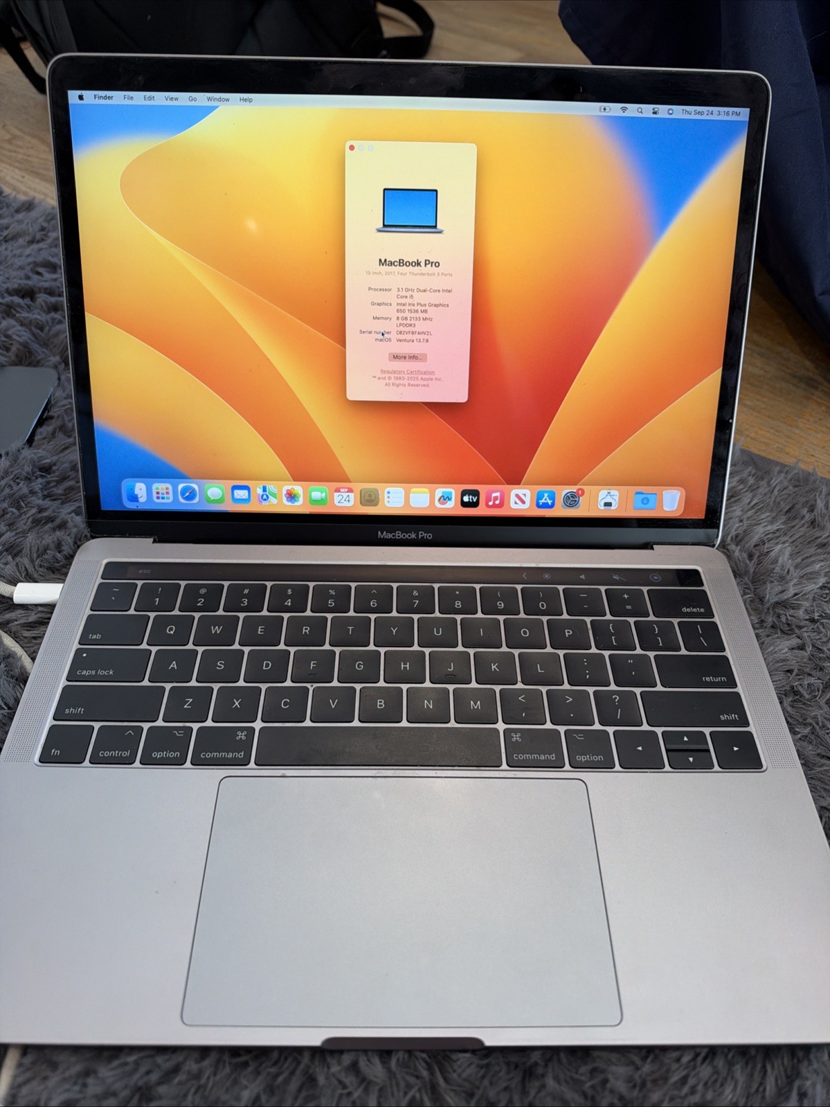 2017 Apple MacBook Pro 13" (256GB SSD, Intel Core i5 8th Gen 3.1 GHz 16GB)