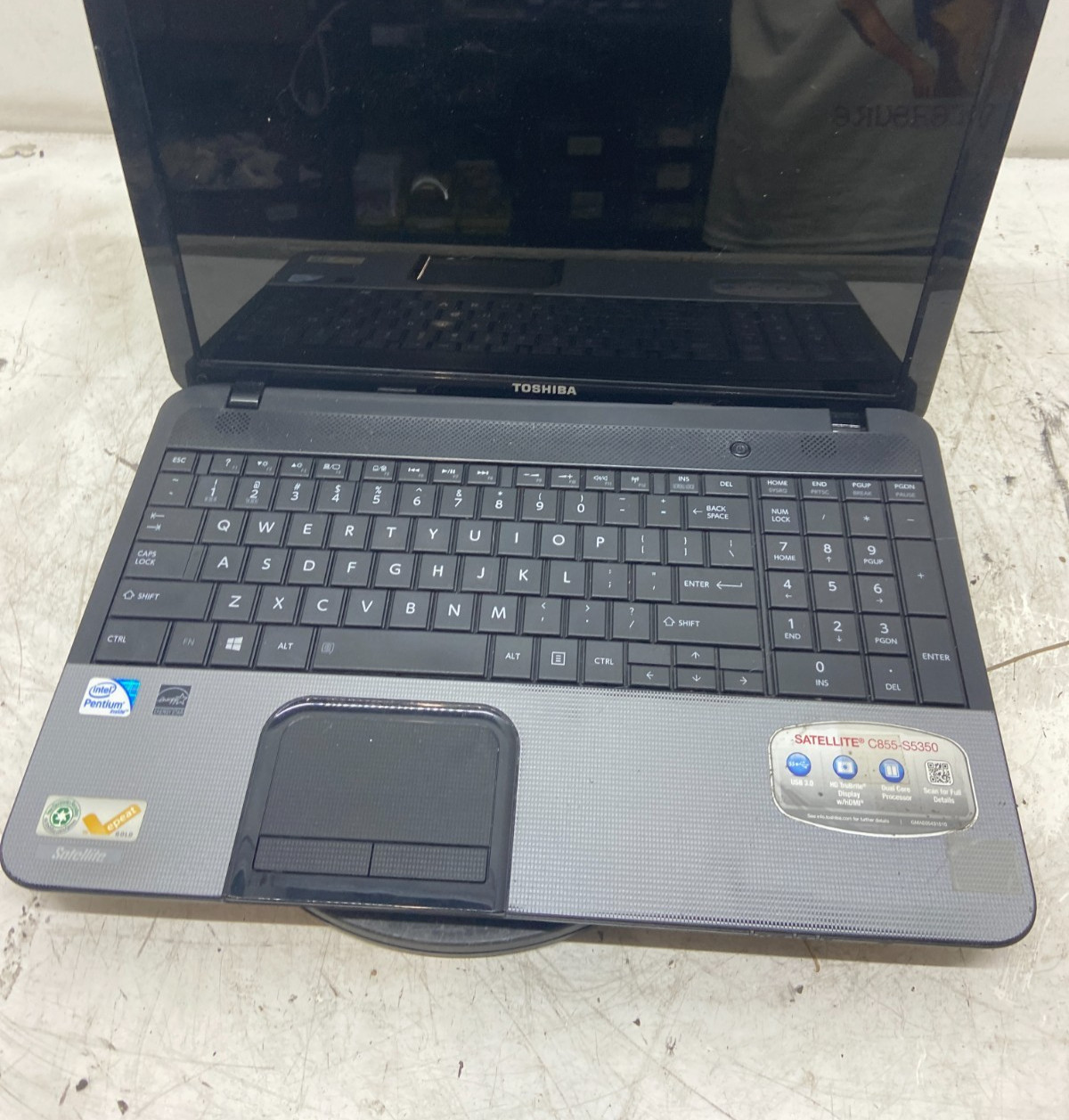 Toshiba Satellite C855-S5350 Intel Pentium B980 2.4 GHz 6 GB NO HDD
