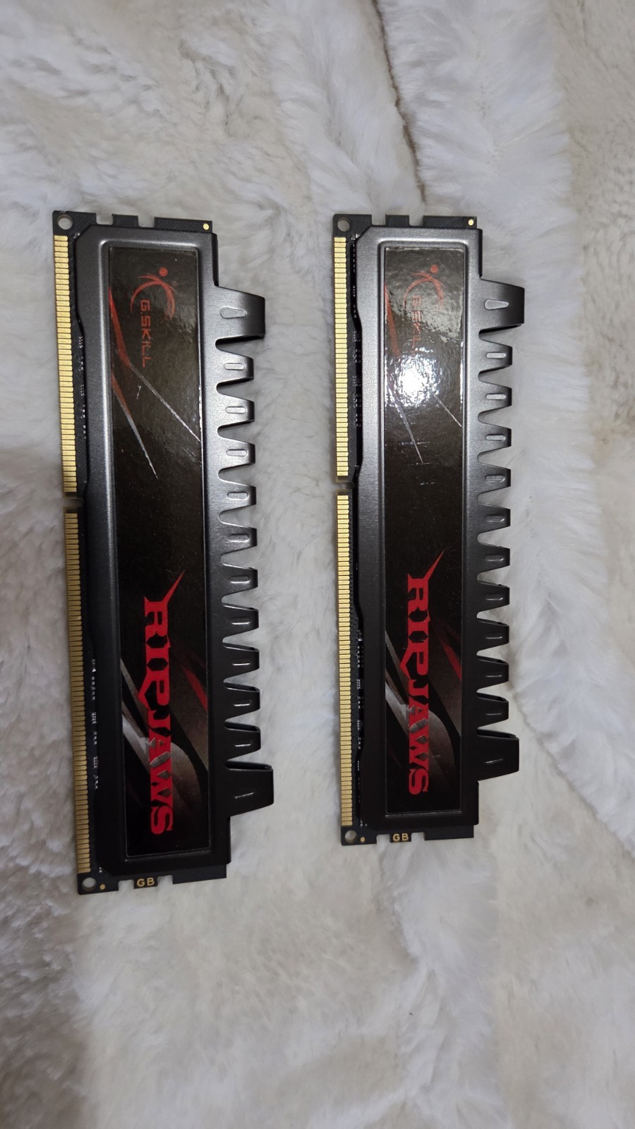 G.Skill PC3-10666 2 x 4 GB DIMM 1333 MHz DDR3 SDRAM Memory (F3-10666CL7D-8GBRH)