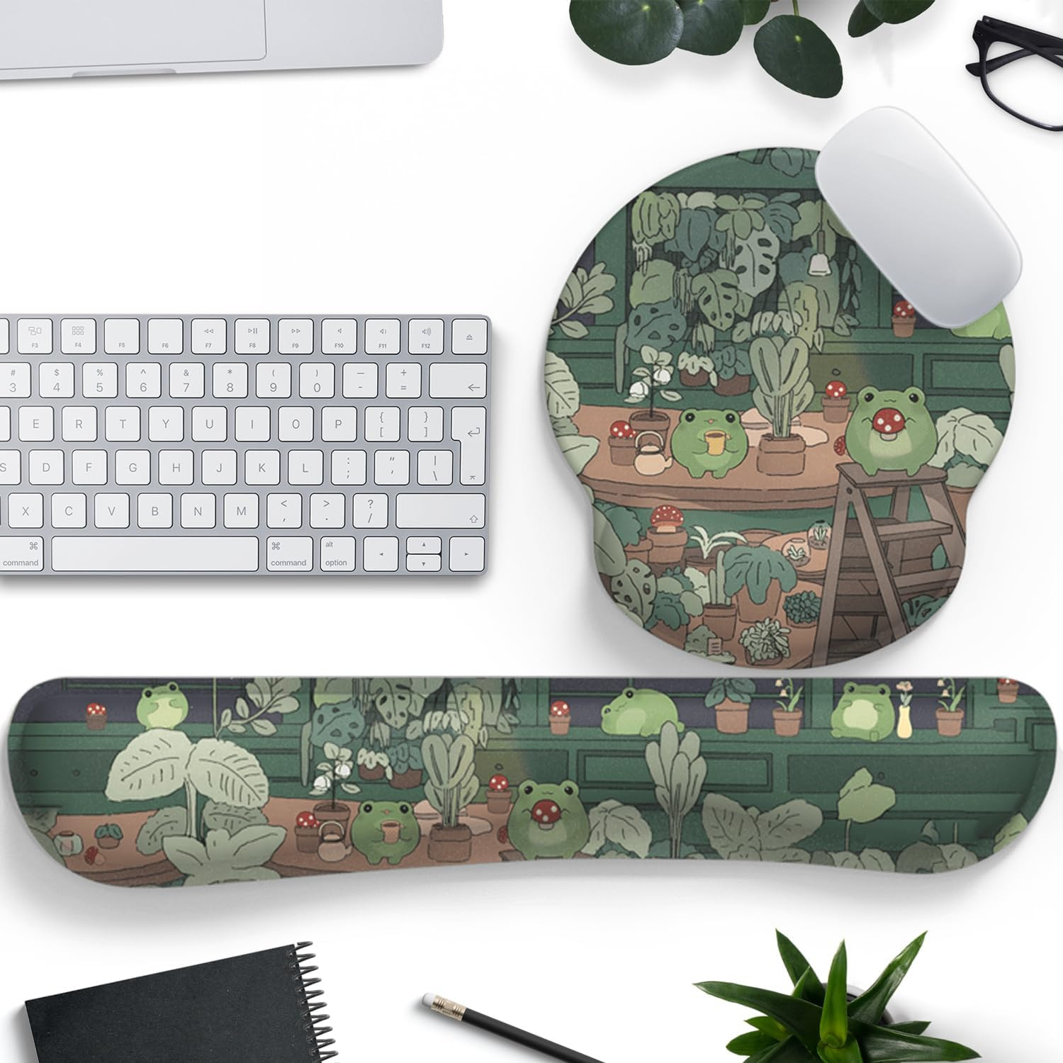 Cute Frog Mouse Pad with Wrist Rest Kawaii Green Decor Pain Relief Mat, Ergonomi