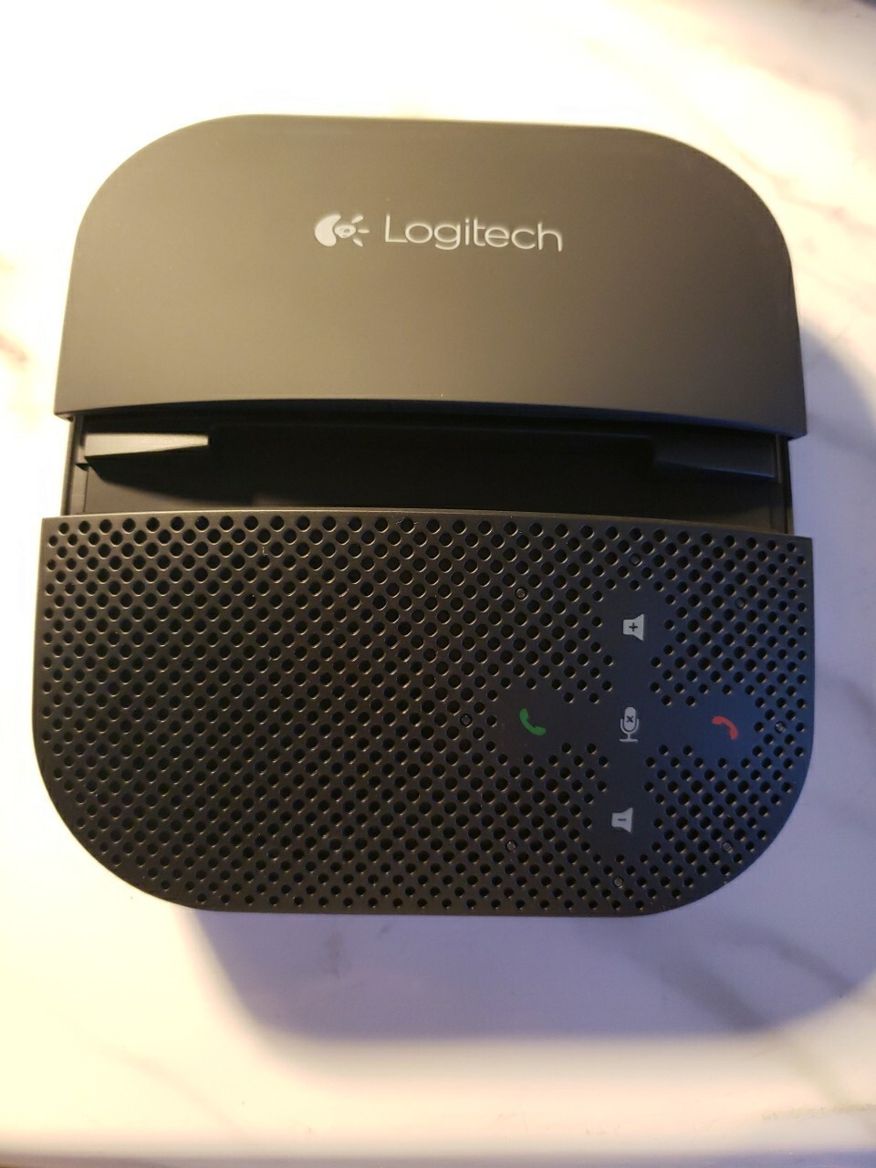 Logitech P710e S-00127 Audio USB Bluetooth Mobile Conferencing Speakerphone