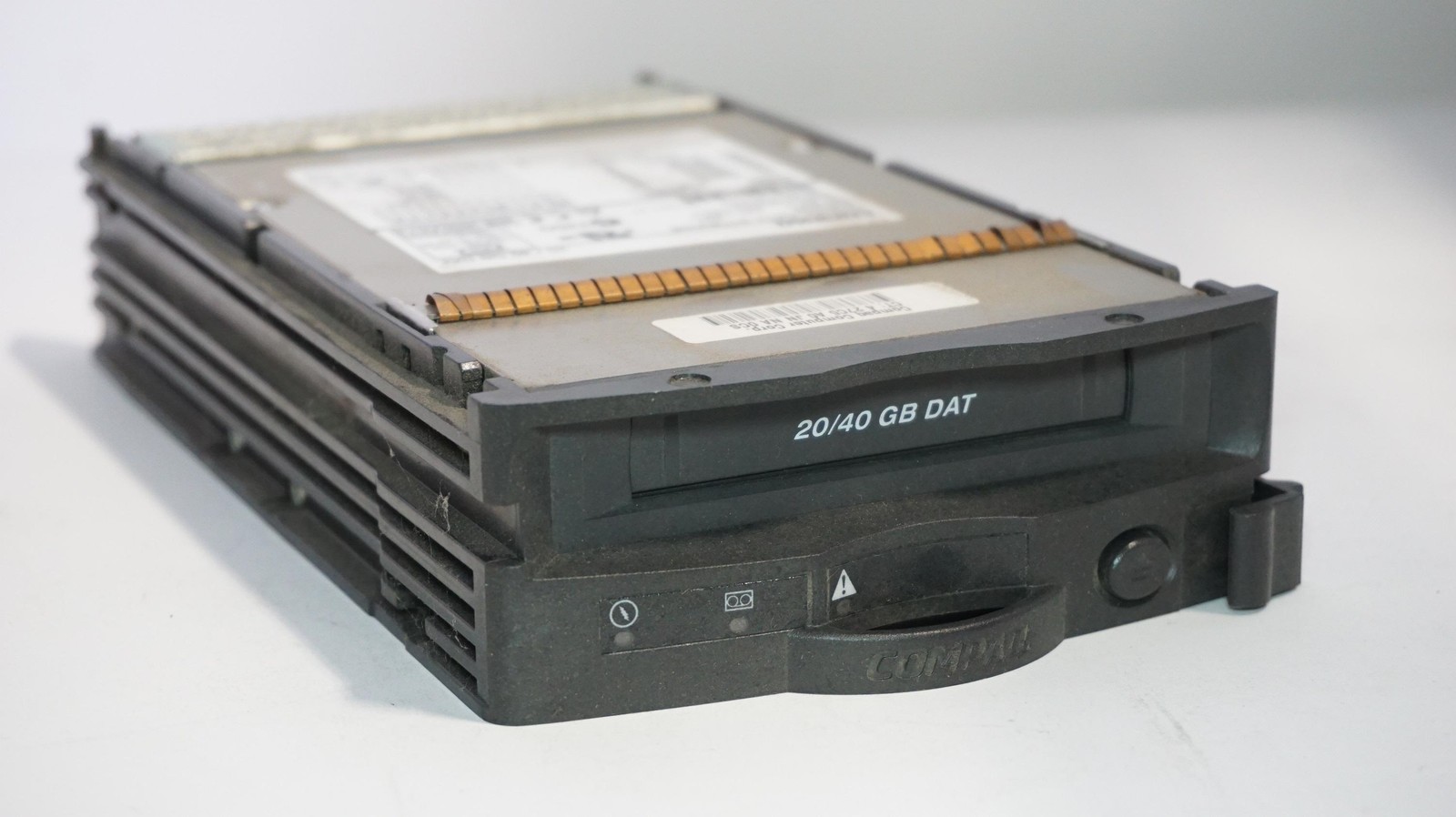 COMPAQ EOD006 20/40 DAT DDS-4 SCSI TAPE DRIVE 153618-005 3R-A0951-AA 230203-001