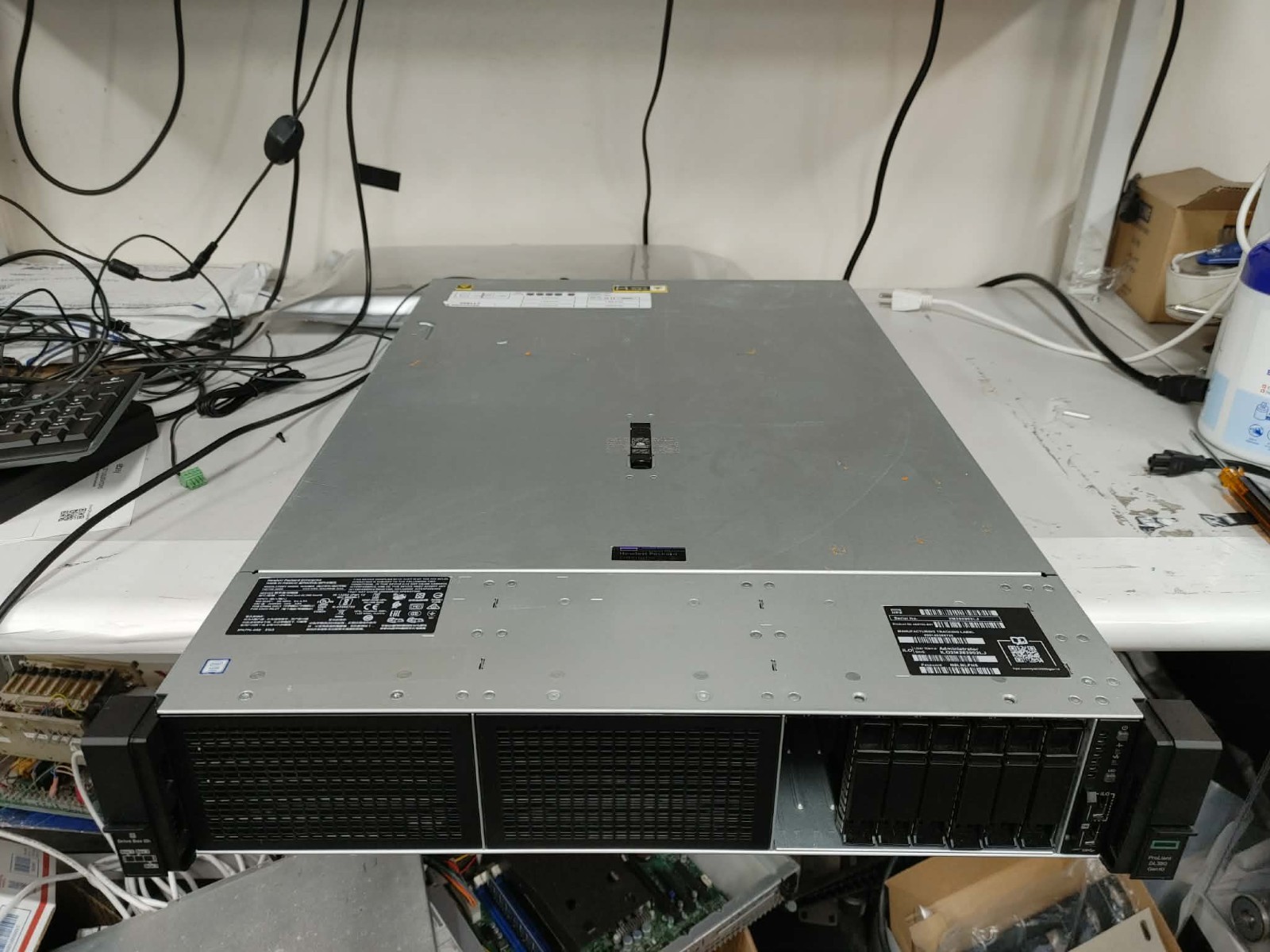 HP ProLiant DL380 Gen10 2U SFF 8 BAY 2.5" Xeon Silver 4114 2.2GHZ 2x PS NO RAM