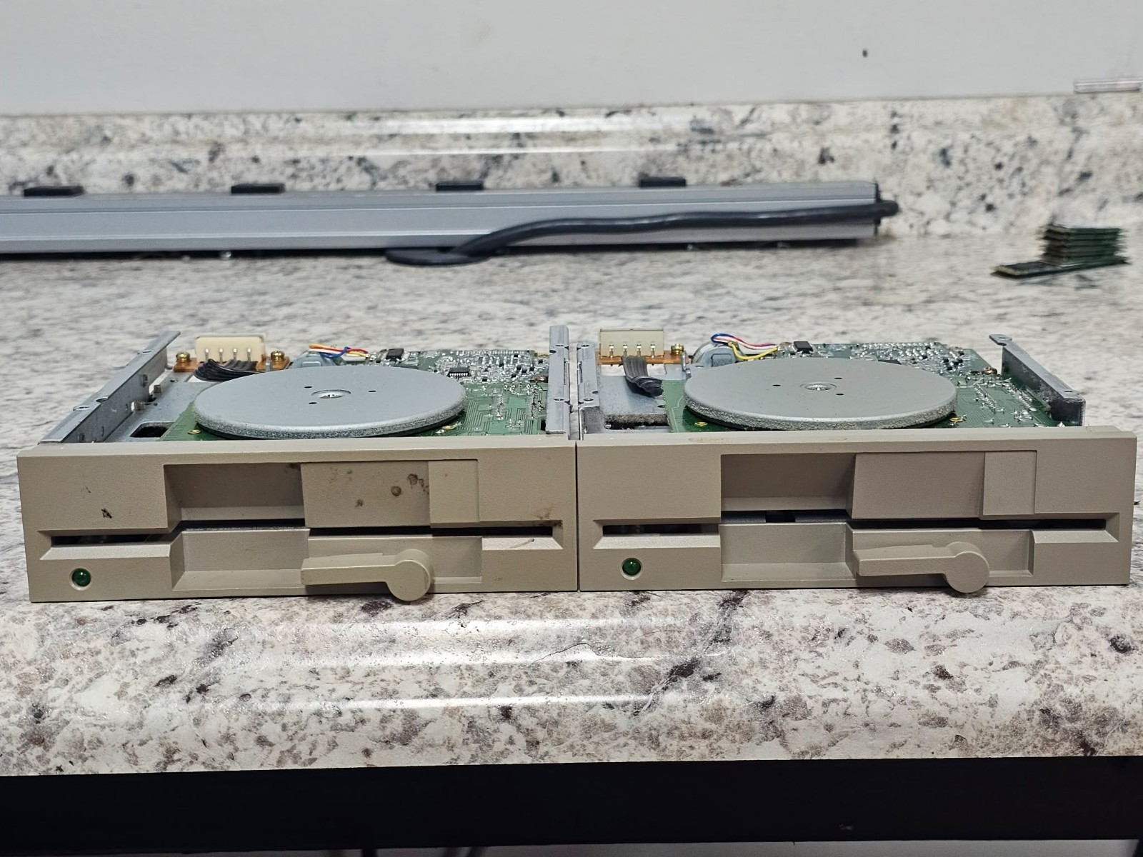 2x LOT Vintage Newtronics Mitsumi D509V3 5.25" 1.2MB Internal Floppy Disk Drives