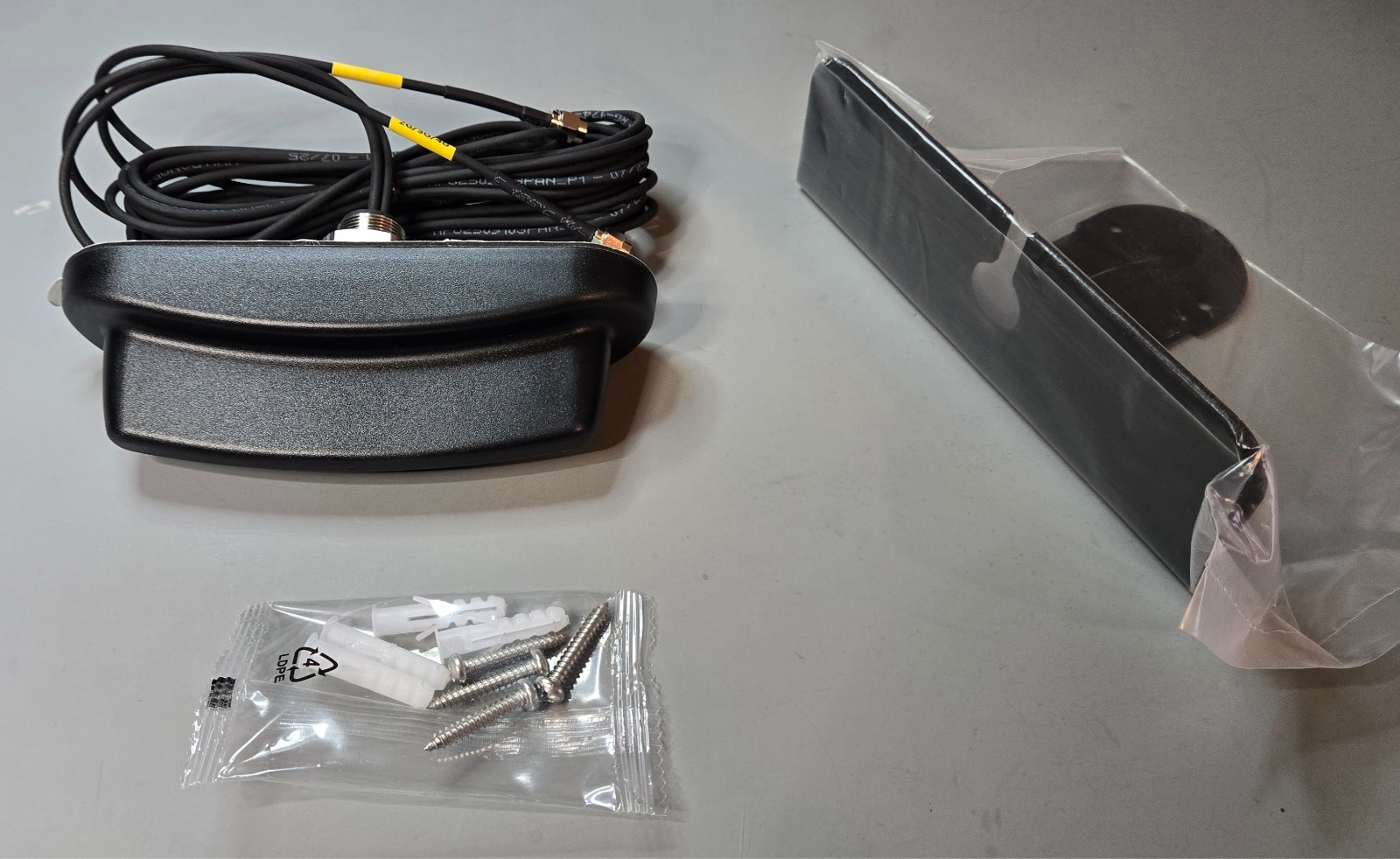Panorama Antennas BPAM-BC3G-26-3SP Low profile cellular MIMO 2G/3G/4G Kit