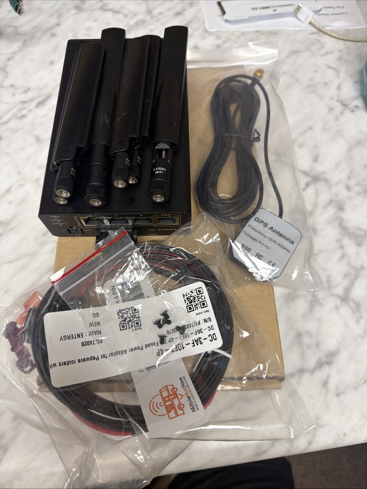 Pepwave Max Transit Pro E LTEA (MAX-TST-PROE-L TEA-R-T-PRM) w/ ADAPTER