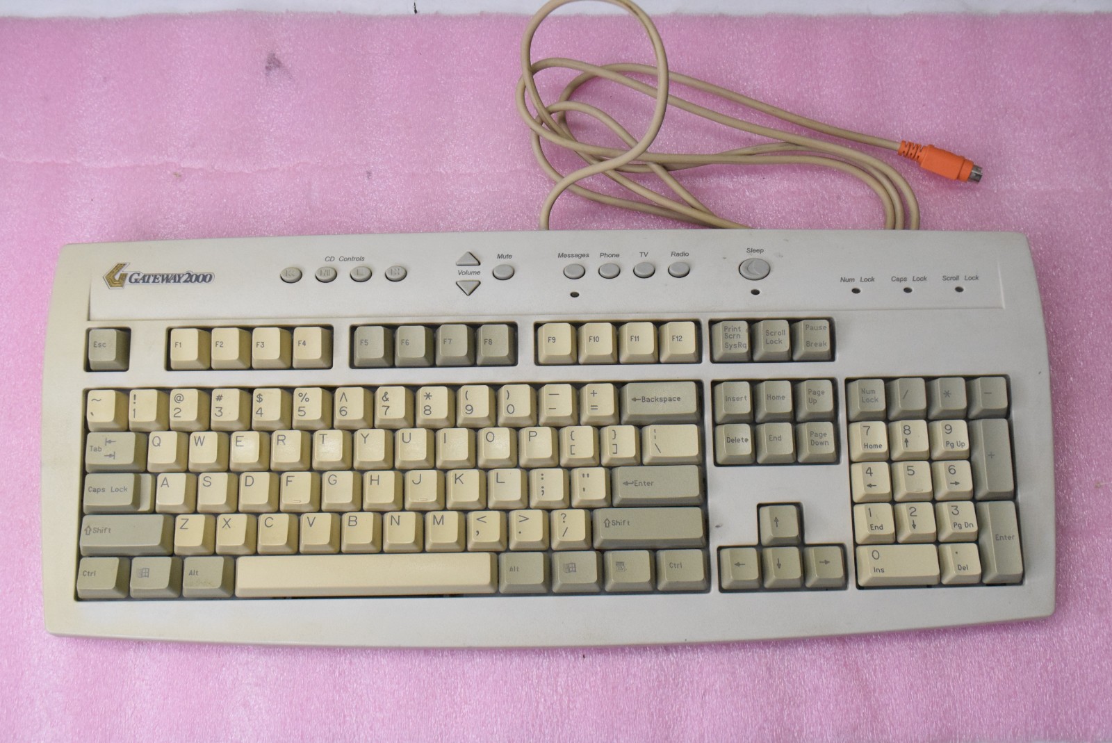 Vintage Gateway 2000 7000598 J98026 PS/2 Keyboard - TESTED