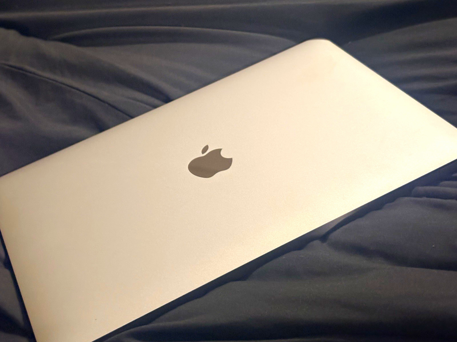 2024 Apple MacBook Air 13"  1.6GHz 8GB 128GB SSD Silver macOS