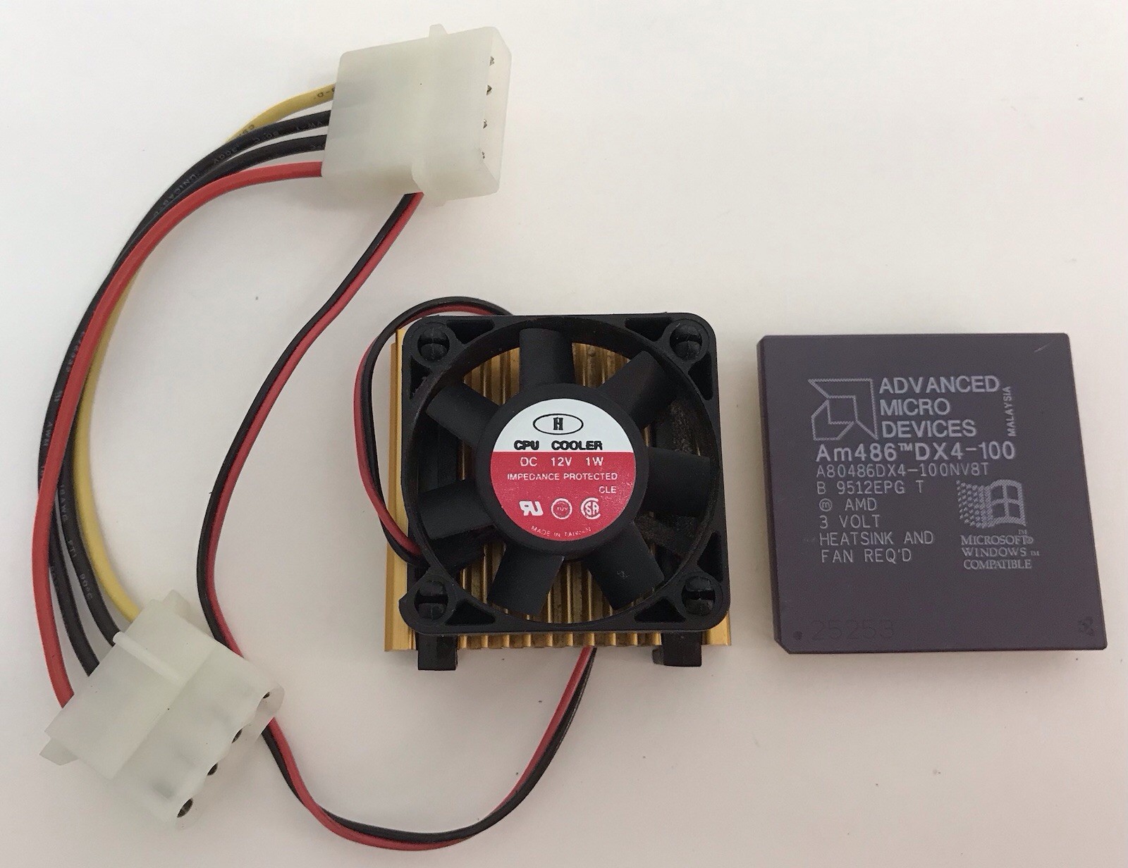 AMD Am486 DX4-100 CPU Processor A80486DX4-100NV8T Vintage