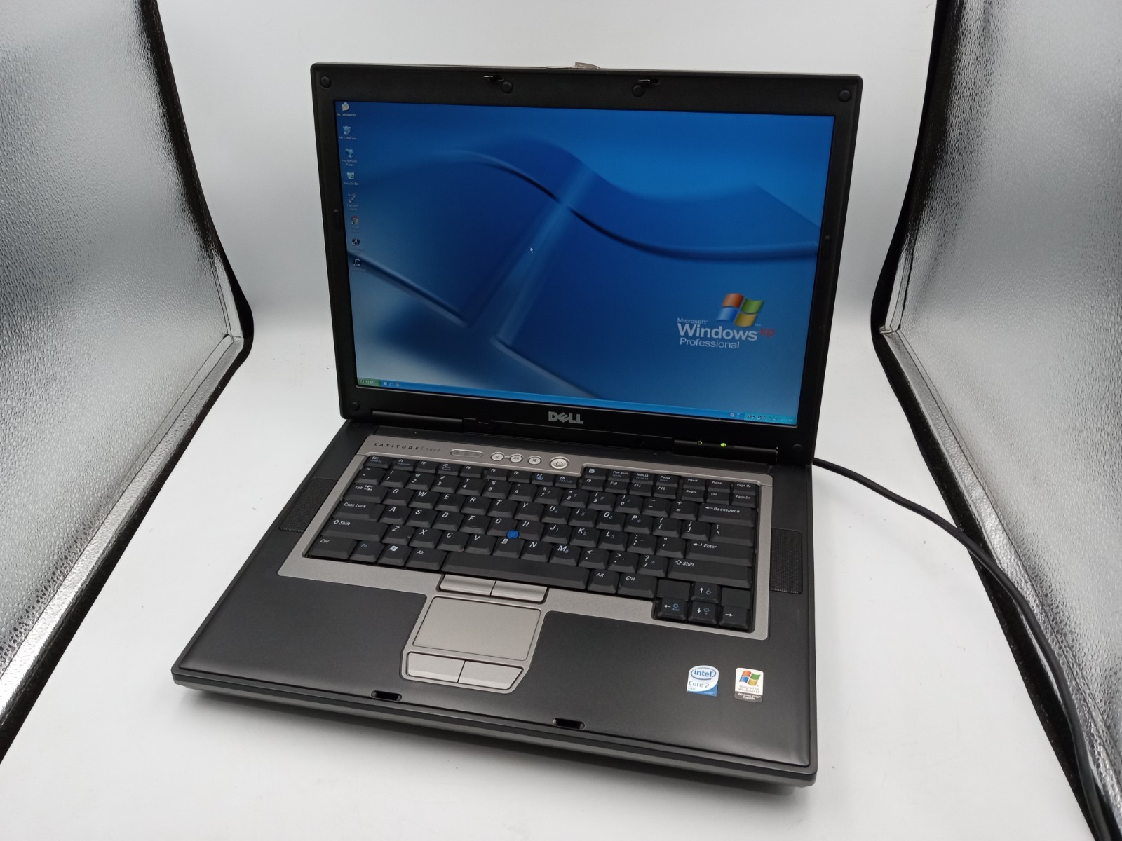 Dell Latitude D820 15" Laptop Intel Core Duo 2GB RAM 120GB XP - NO BATTERY -RR