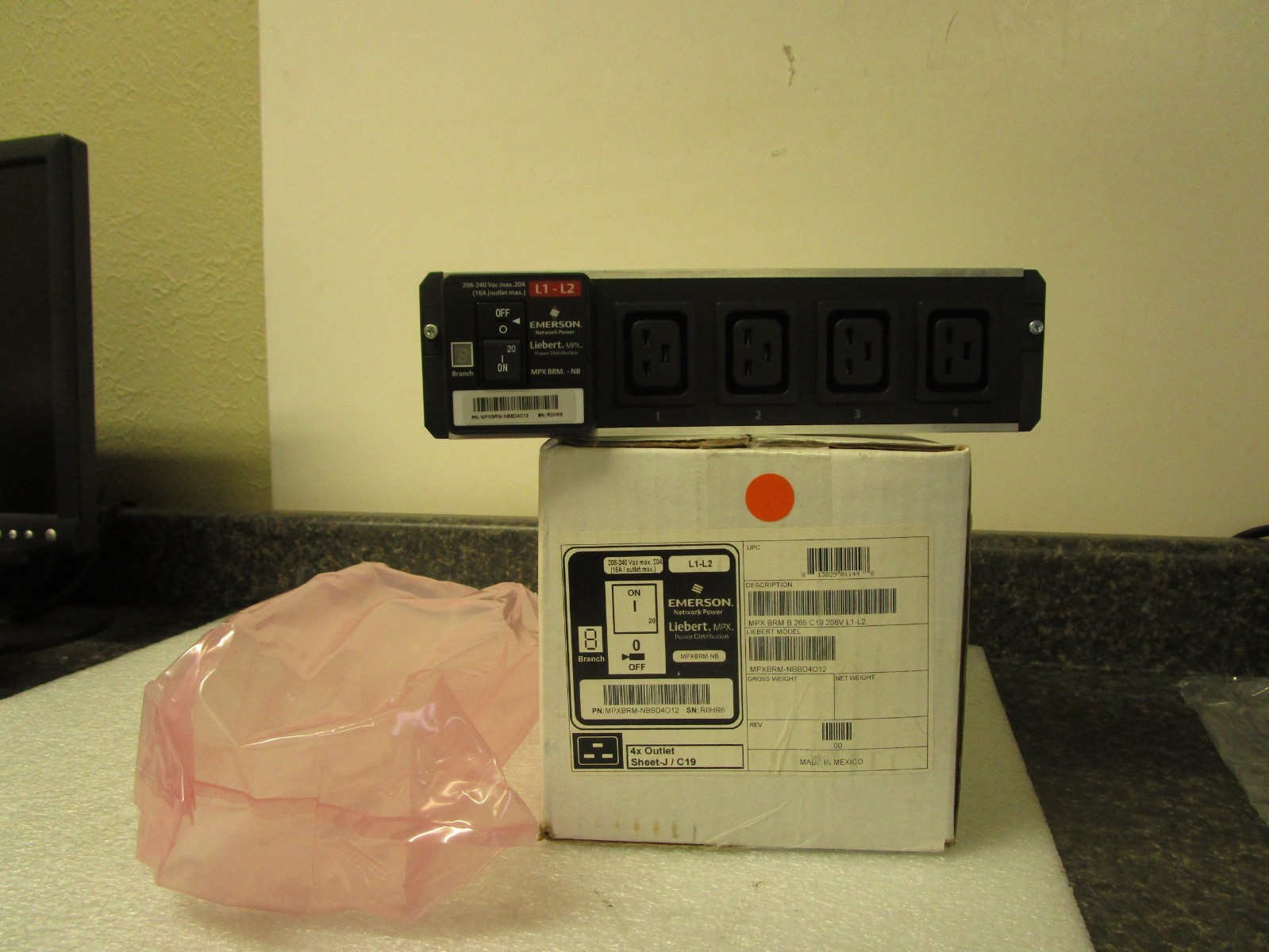 New Emerson Liebert Receptacle Management 4 Outlet Power Control Unit SheetJ/C19