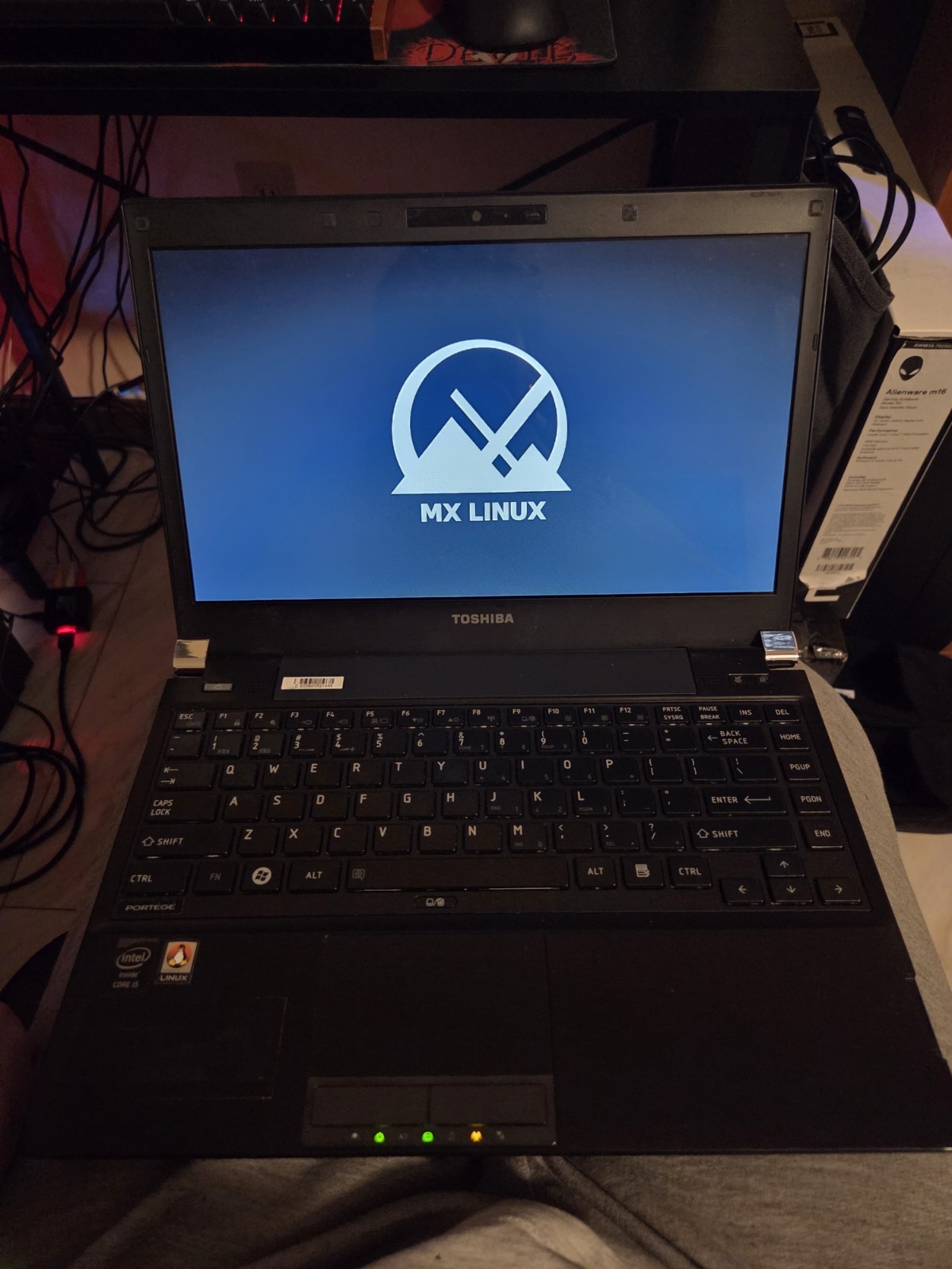 ​FAST Toshiba R835 Laptop - 16GB RAM - Intel i5 - BYO Drive - MX Linux Disc