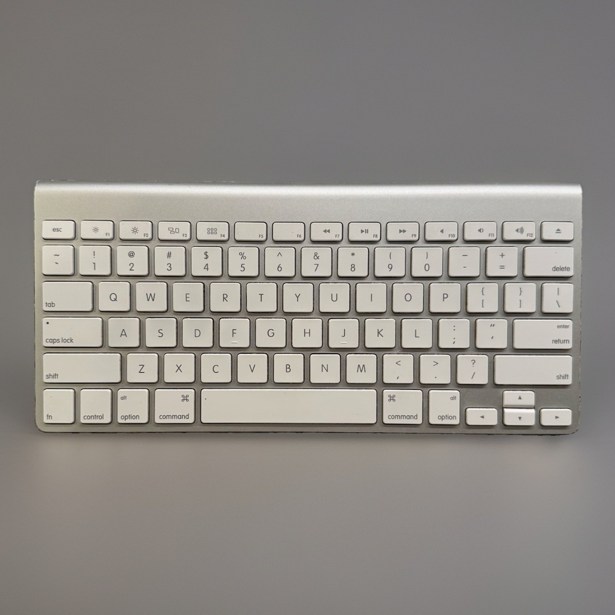 Apple Keyboard Model A1314 Wireless Bluetooth Genuine Keyboard Mac iPad Tested