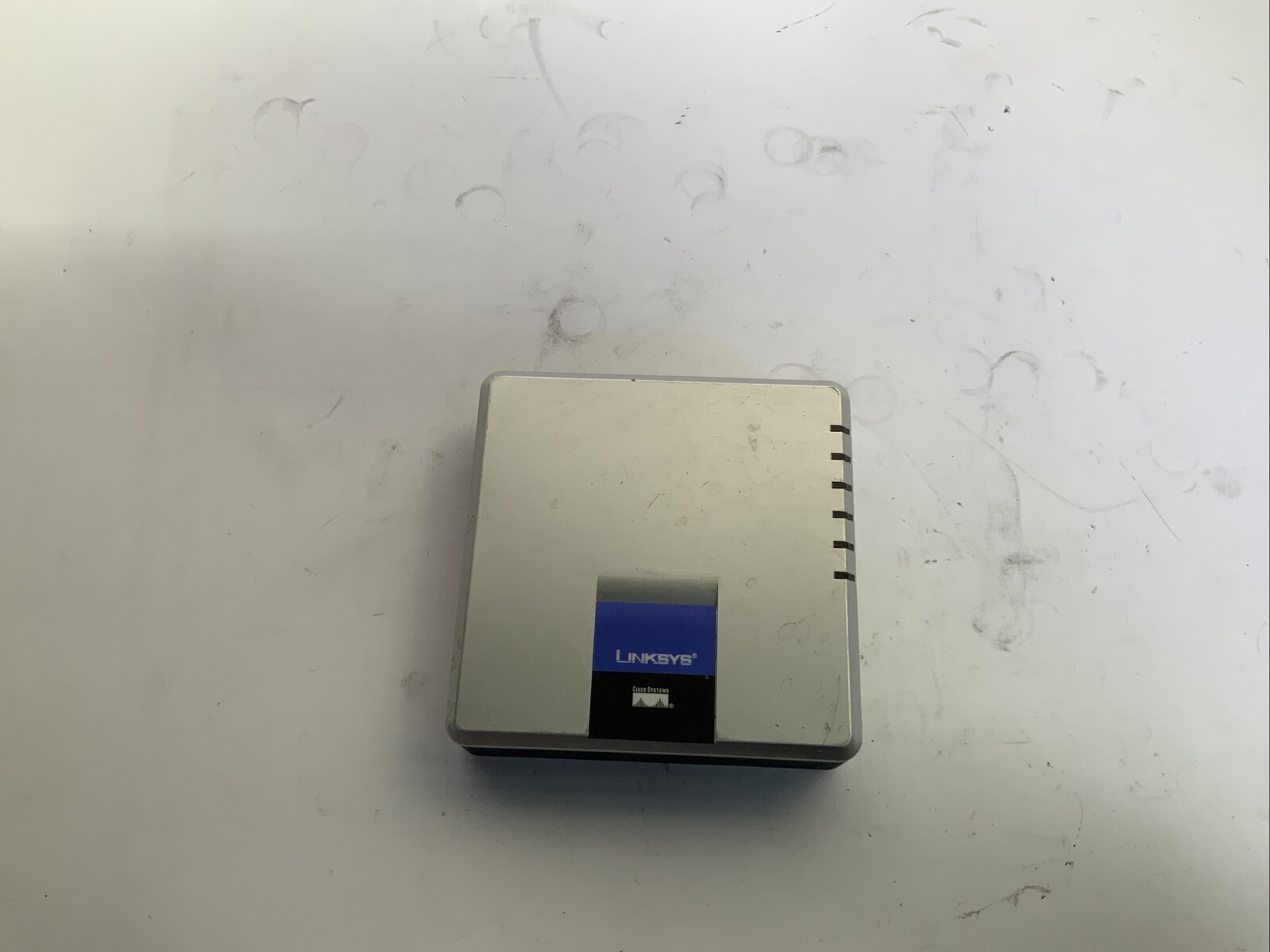 Cisco Linksys Gigabit 5-Port Workgroup Switch EG005W - JJ J2A