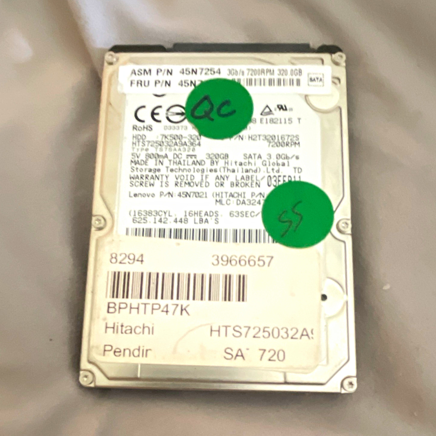 Hitachi Travelstar HTS725032A9A364 320GB 2.5" SATA I 7200RPM 16MB HDD READ DESC