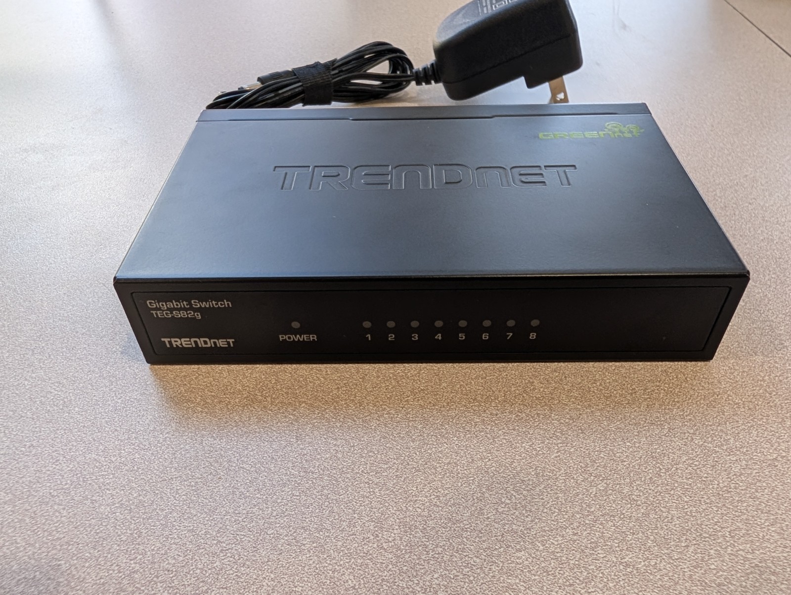 TRENDnet TEG-S82g 8-Port Gigabit GREENnet Desktop Switch v2.0R