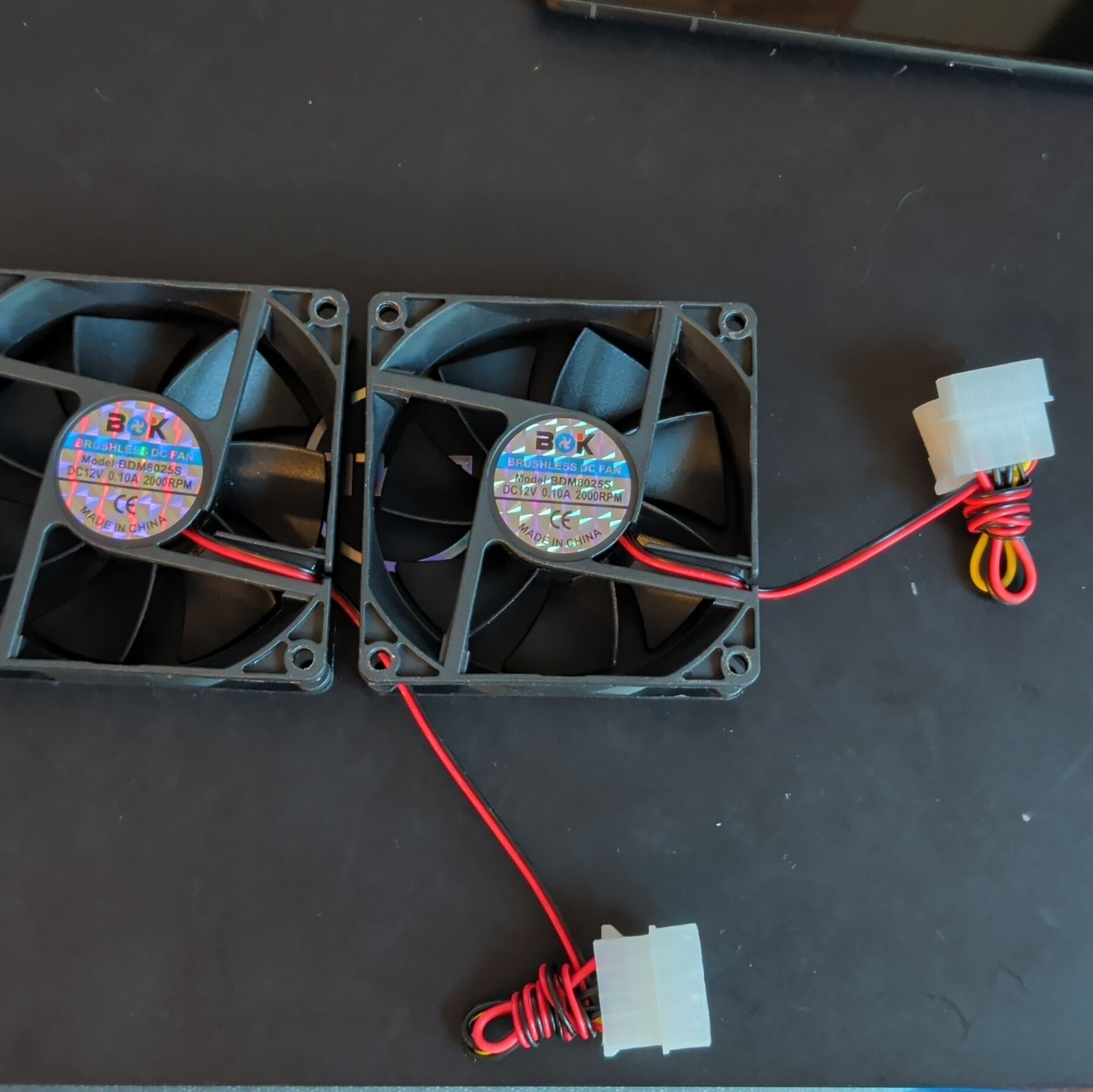 2x 80mm 12V DC Brushless Case Fans 4-Pin Sleeve Bearing 2000RPM 24CFM