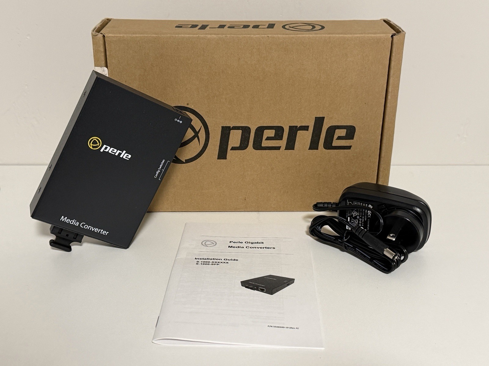 Perle Gigabit S-1000-S2SC10 Media Converter - NEW (Open Box)