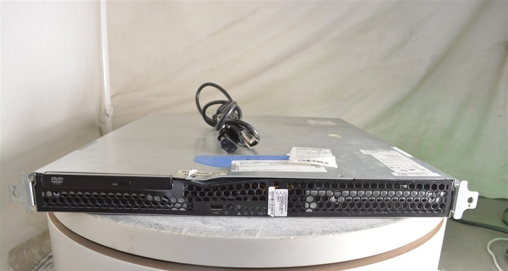EMC SR1530SH 100-520-665 Server INTEL CELERON 440 2GHz 2GB SEE NOTES