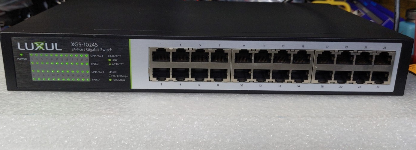 Luxul XGS-1024S 24-Port Gigabit Flex Mount Network Switch Ver 2.0 Tested w/ Cord