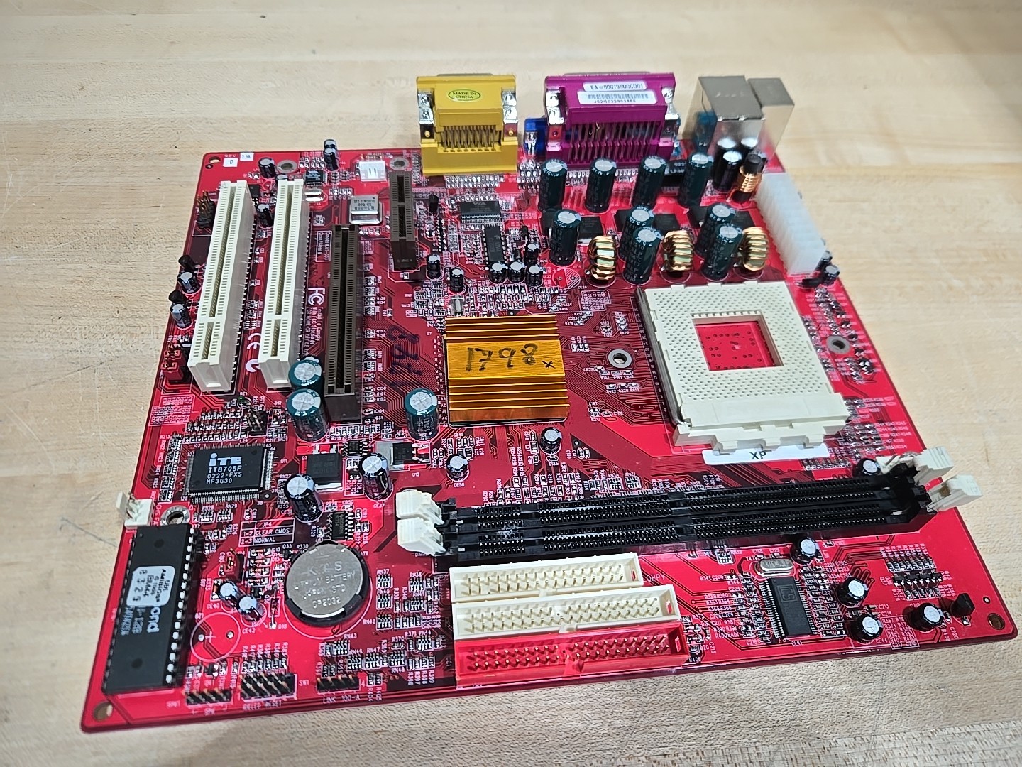 Vintage PC-Chips M810L REV 7.1 A Socket 462 Motherboard w/ IO Plate AMD UNTESTED