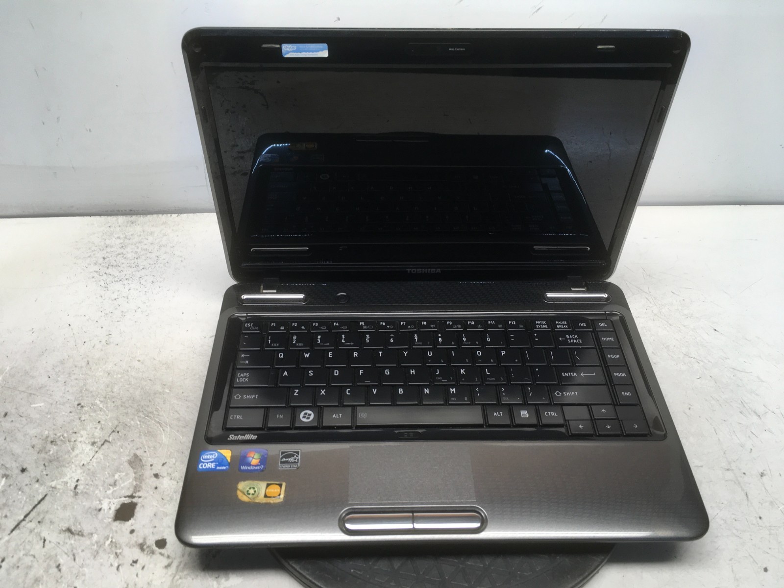 Toshiba Satellite L645-S4059 Intel i3-M370 2.4GHz 8 GB NO HDD No Batt