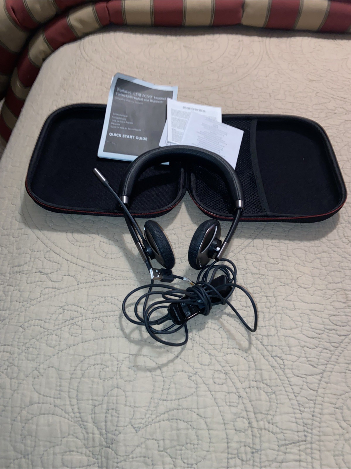 Black wire C710/c720 Headset Corded USB Headset W/blue Tooth And Case.