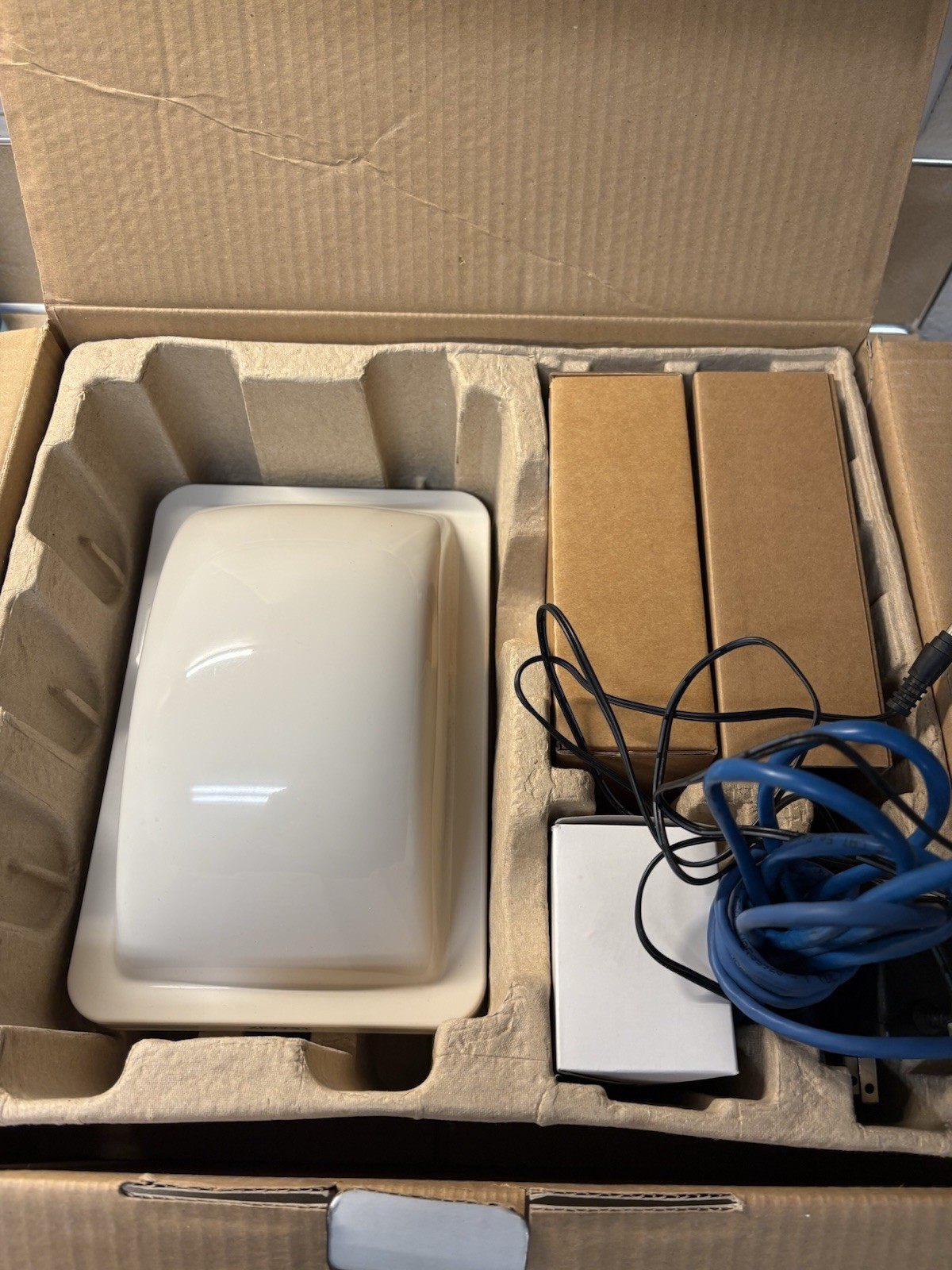 Ruckus ZF7731  Point to Point/Multipoint bridges 802.11n IP 65 190 Mbps 5Ghz