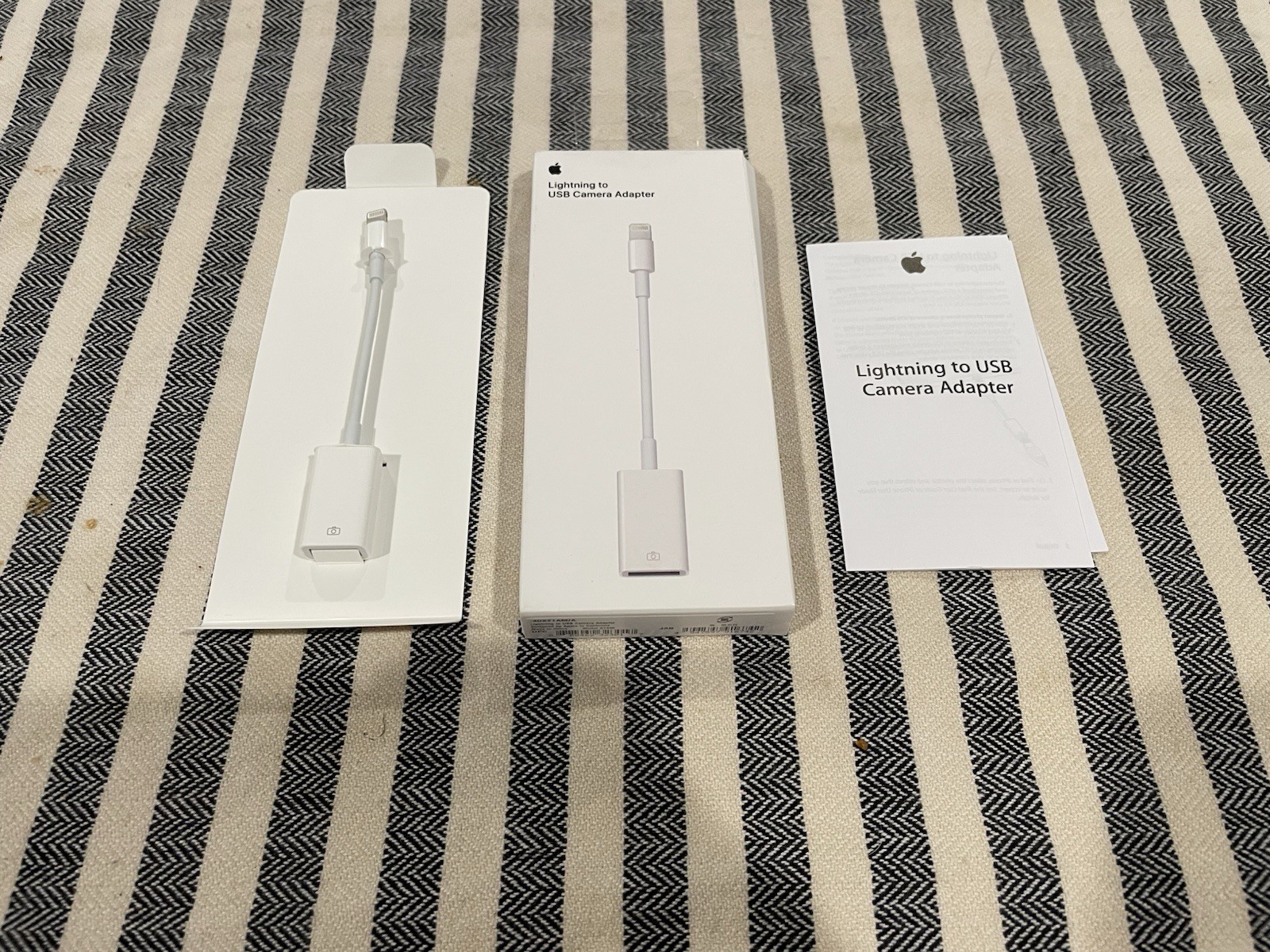 Genuine Apple Lightning to USB  Camera Adapter MD821AM/A