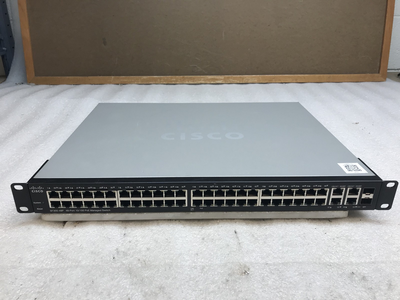Cisco SF300-48P 48-Port 10/100 PoE Managed Network Switch w Rack Ears