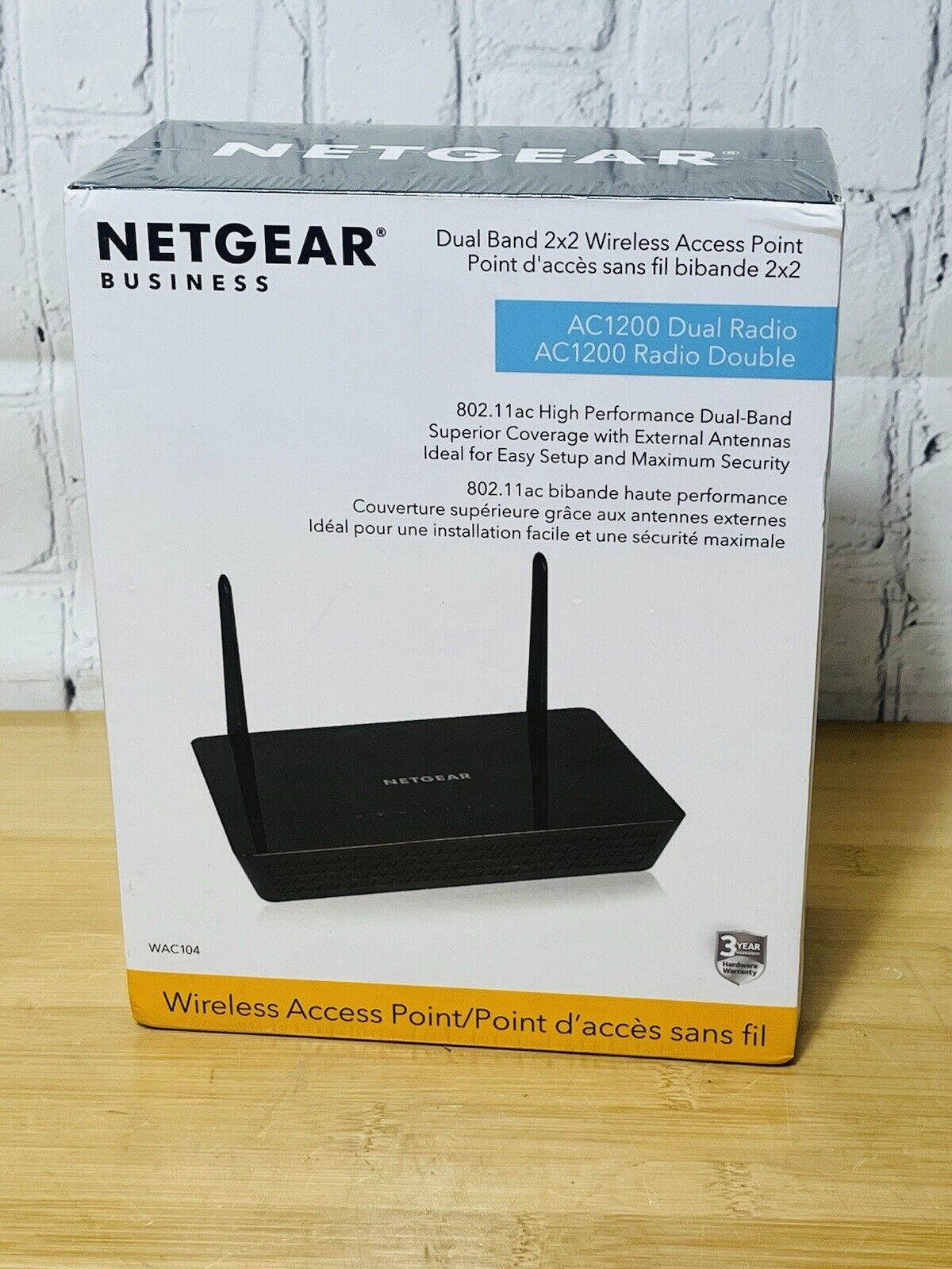 NETGEAR Wireless Desktop Access Point WAC104 Dual-Band AC1200  2H0692011