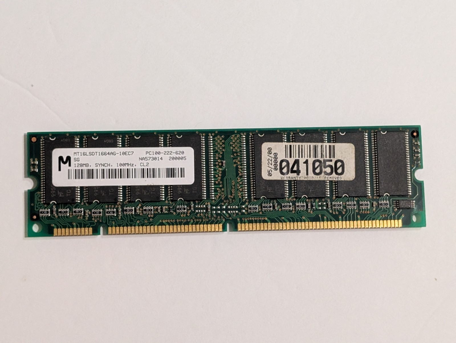 Micron 128MB PC100 SDRAM 168-Pin DIMM Desktop Memory RAM MT16LSDT1664AG-10EC7