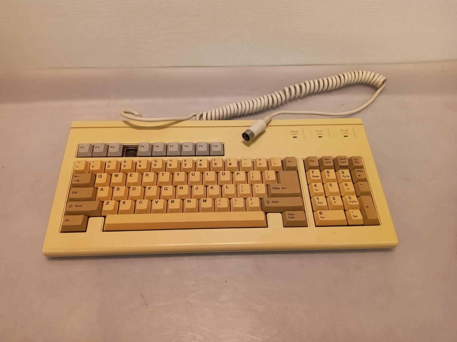 Vintage AT PC Keyboard 2GDTAD04566 Unknown Manufacturer 