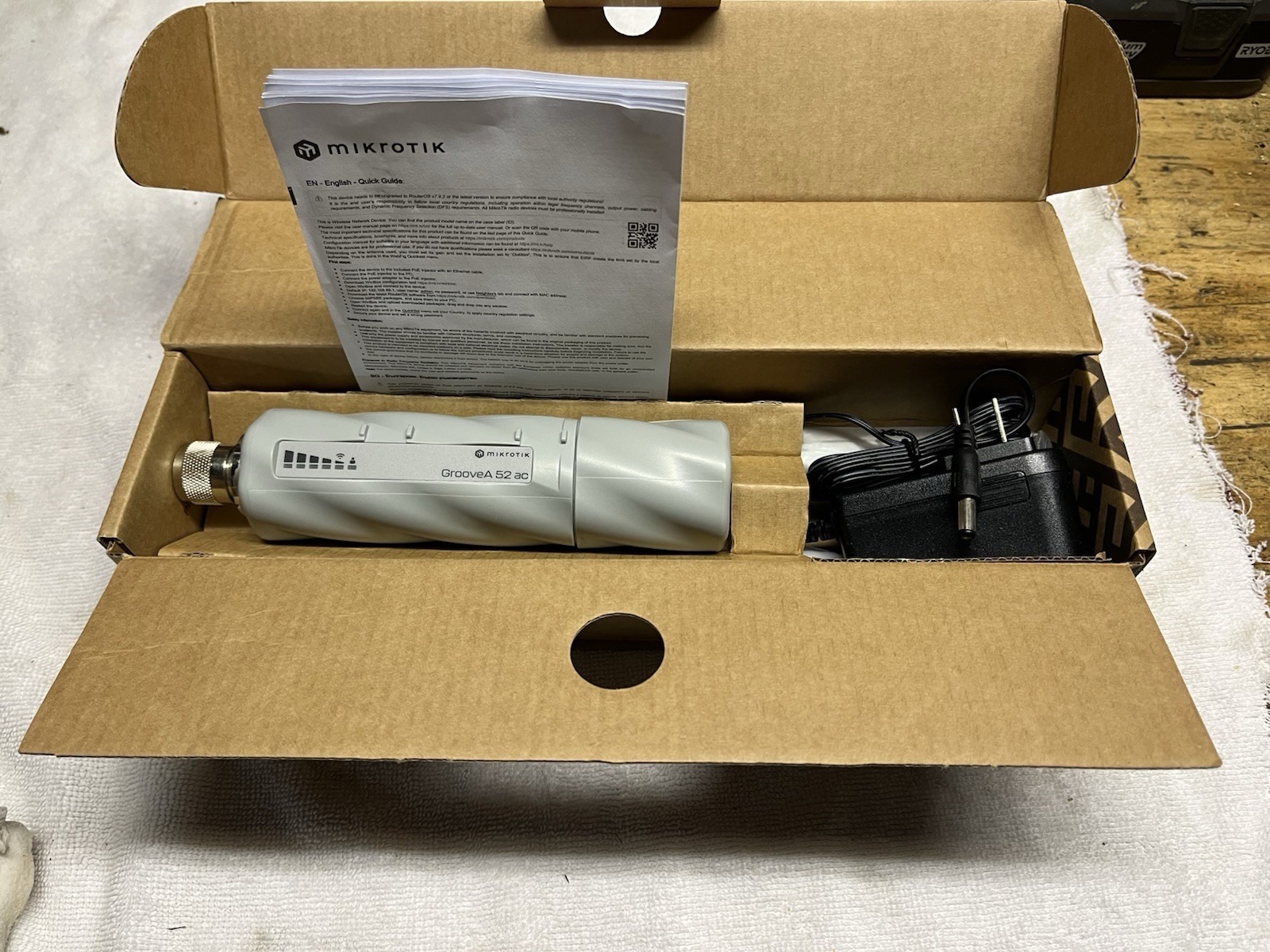 MikroTik GrooveA 52 ac RBGrooveGA-52HPacn New in Box Outdoor CPE AP Br