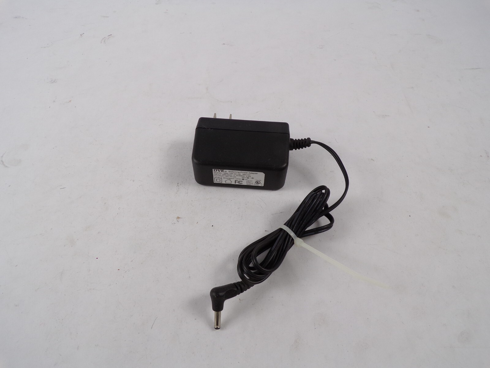 Geniue DVE Switching DSA-15P-05US050100 Output 5 V 2A Power Supply Adapter A85