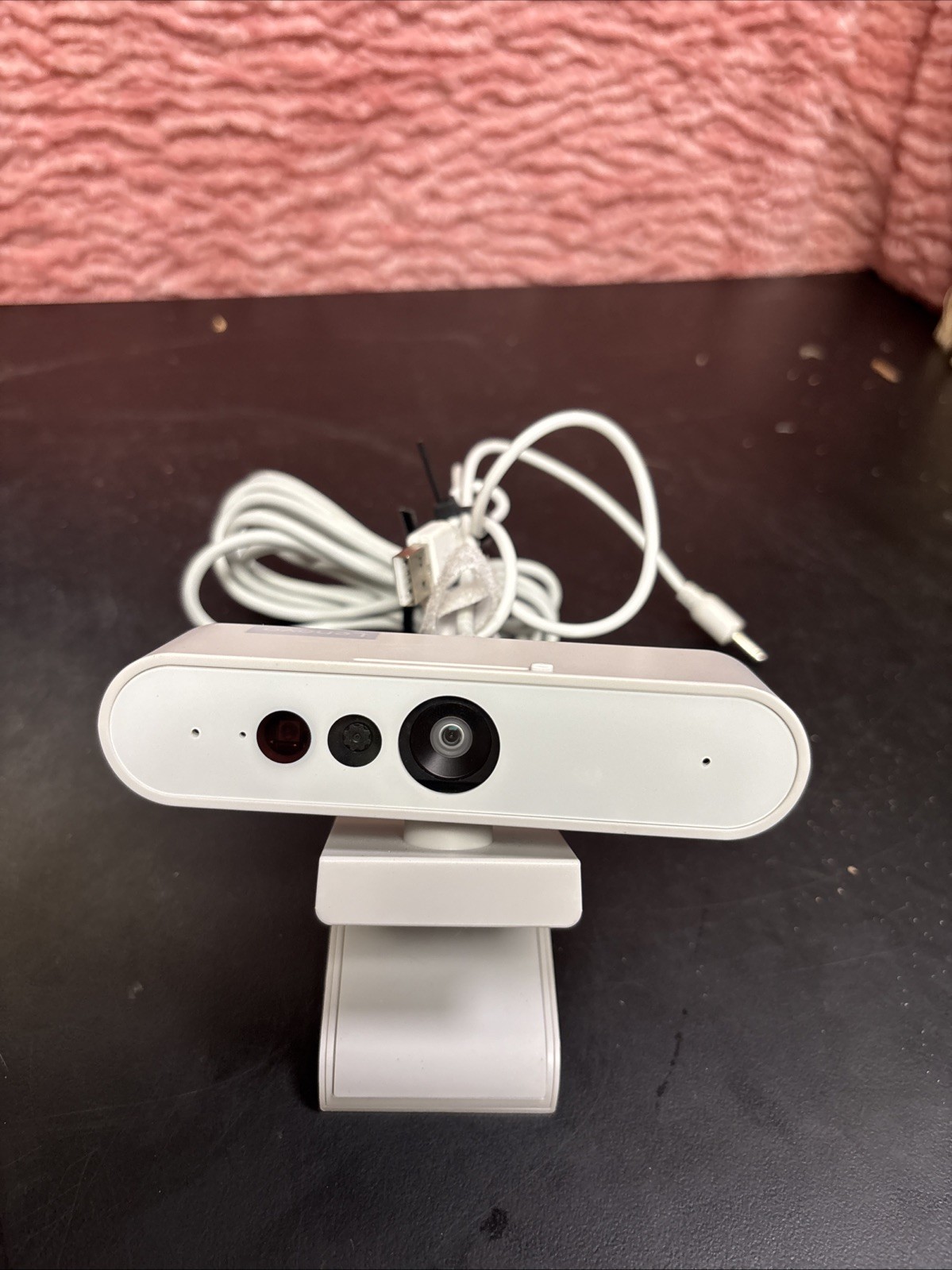 Lenovo 510 FHD Webcam 1080p USB-C Wide Angle Dual Mic Privacy Shutter